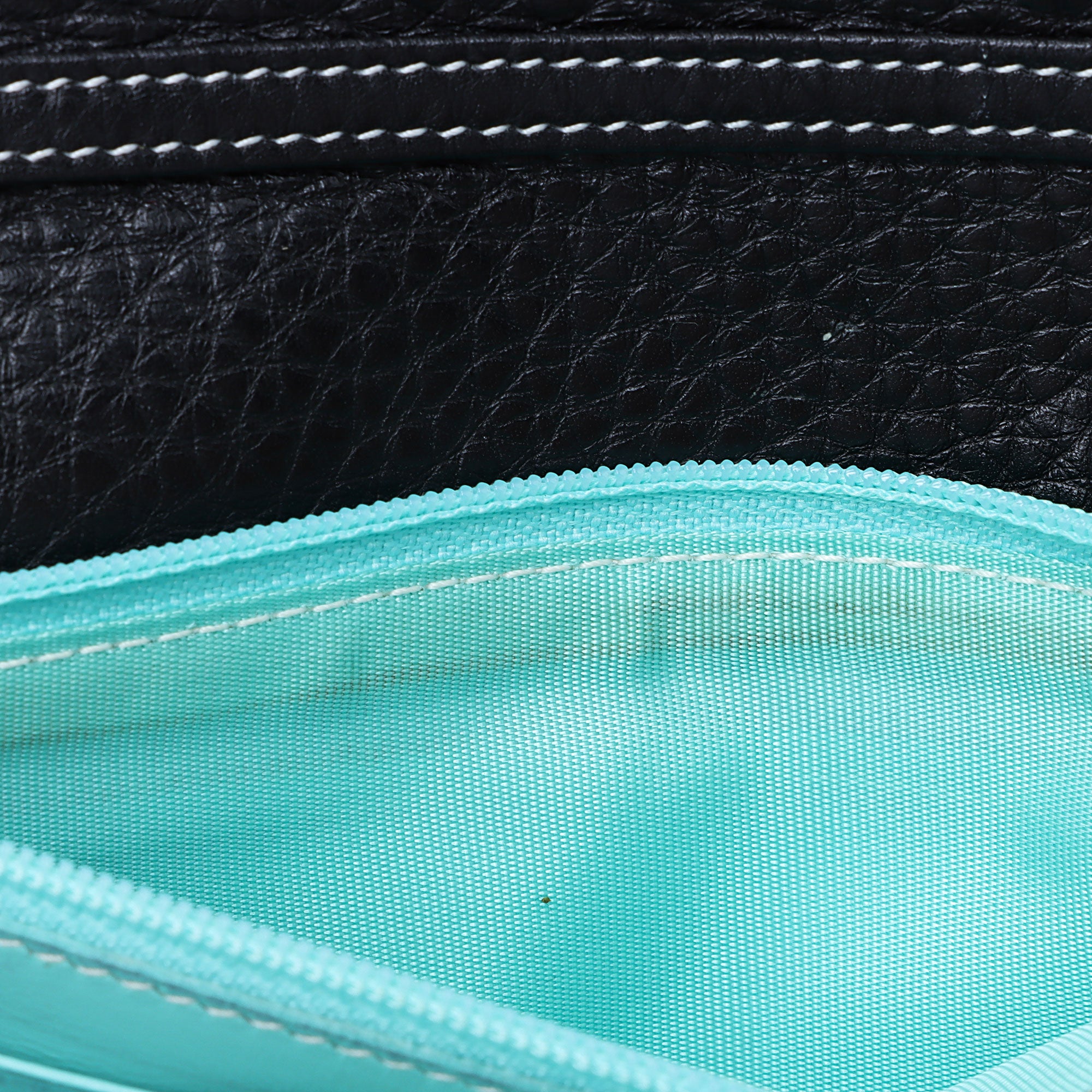 Tiffany & Co. Leather Turnlock Wallet on Chain Bag (SHF-kkN8kO)