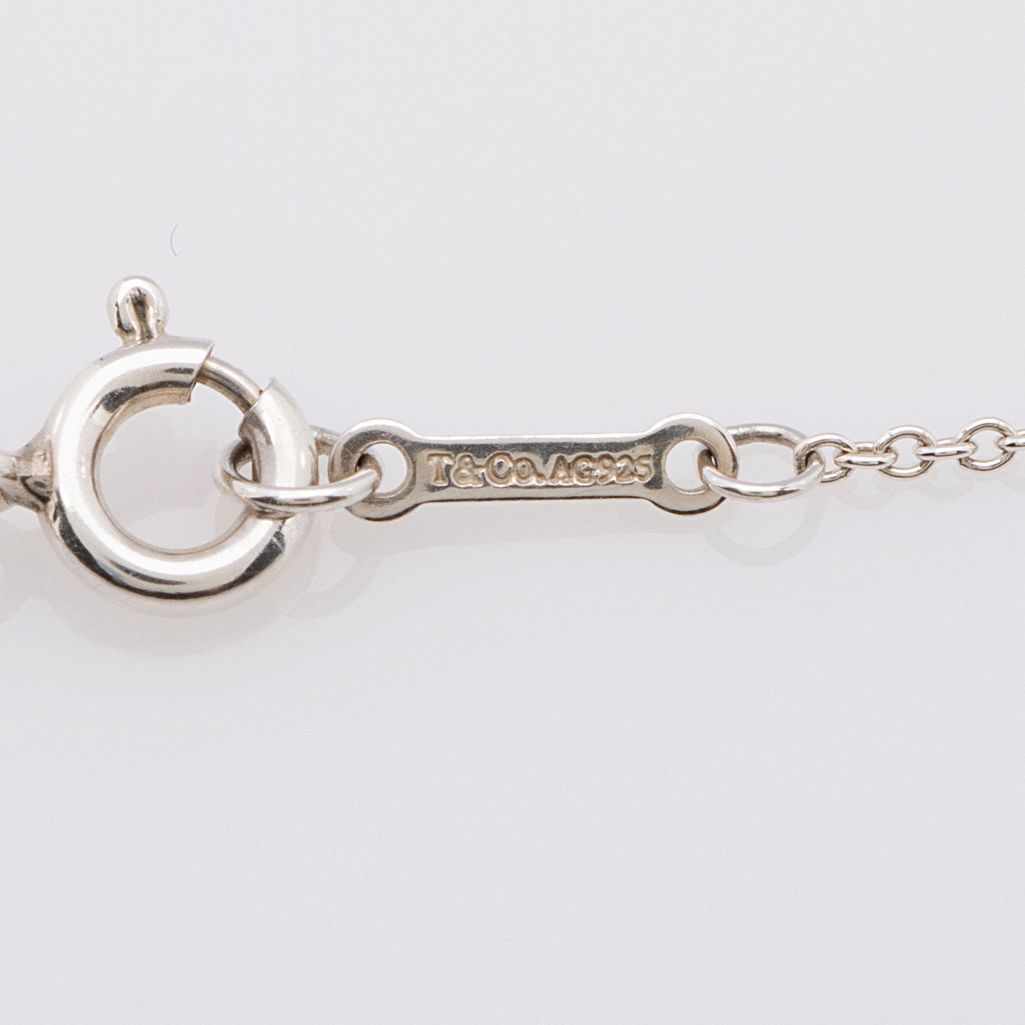 Tiffany & Co. Paloma Picasso Sterling Silver Loving Heart Necklace (SHF-wbxXT5)