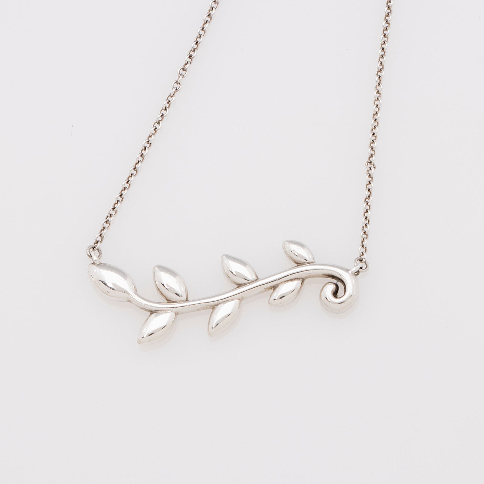 Tiffany Co. Paloma Picasso Sterling Silver Olive Leaf Vine Necklace LuxeDH