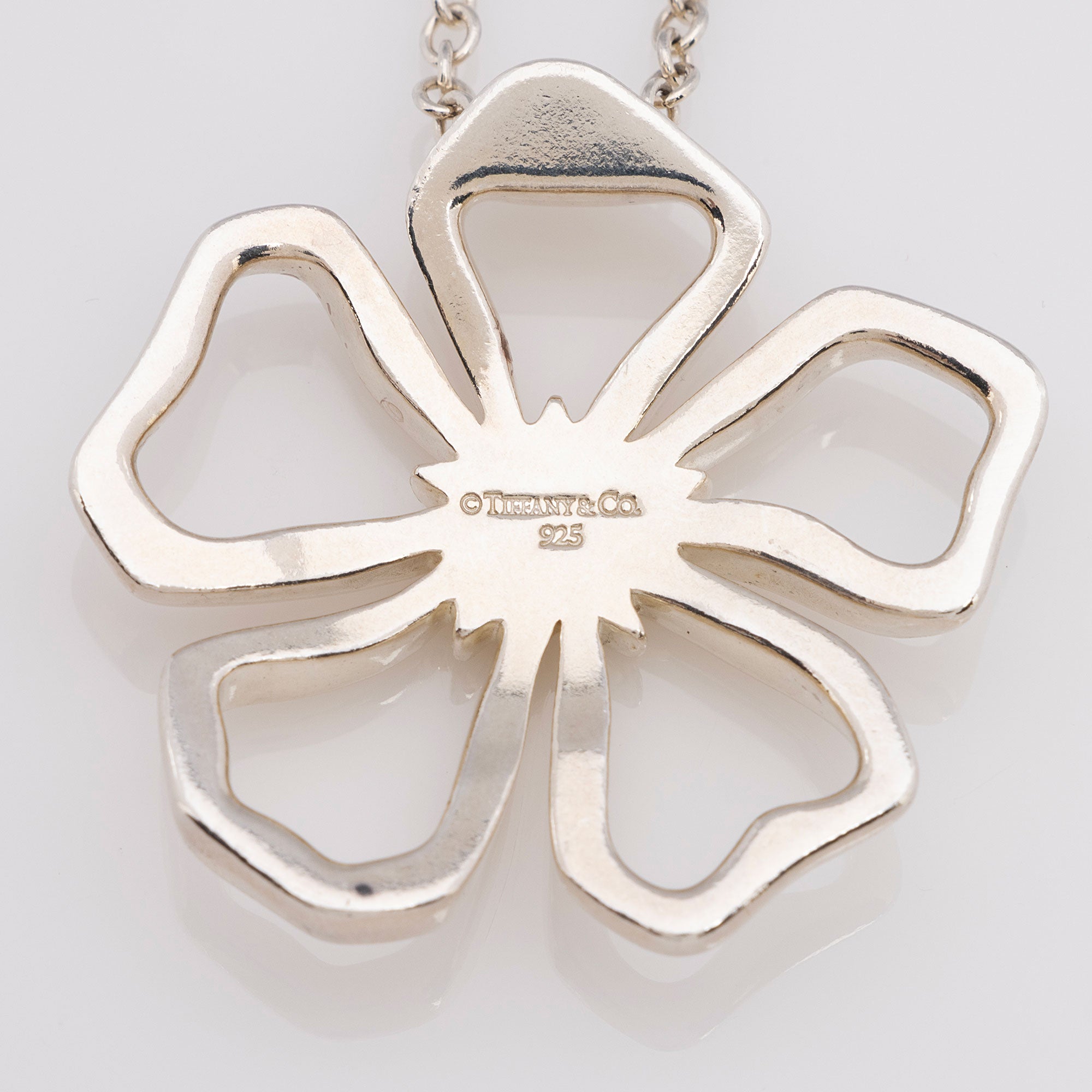 Tiffany & Co. Sterling Silver Open Flower Pendant Necklace (SHF-m5Zb4j)
