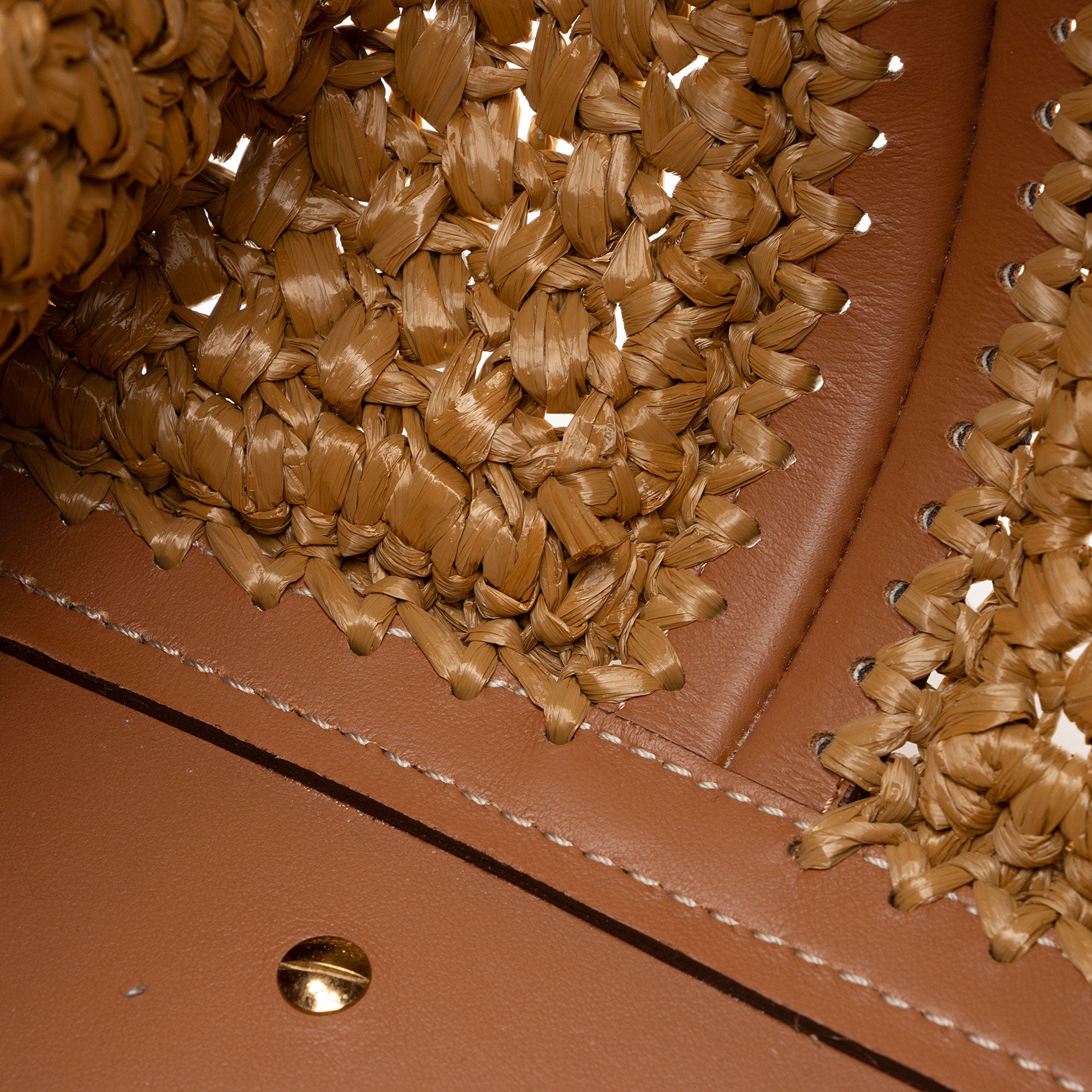 Tod's Raffia Leather Timeless T Medium Shopping Tote (SHF-z1wQMm)