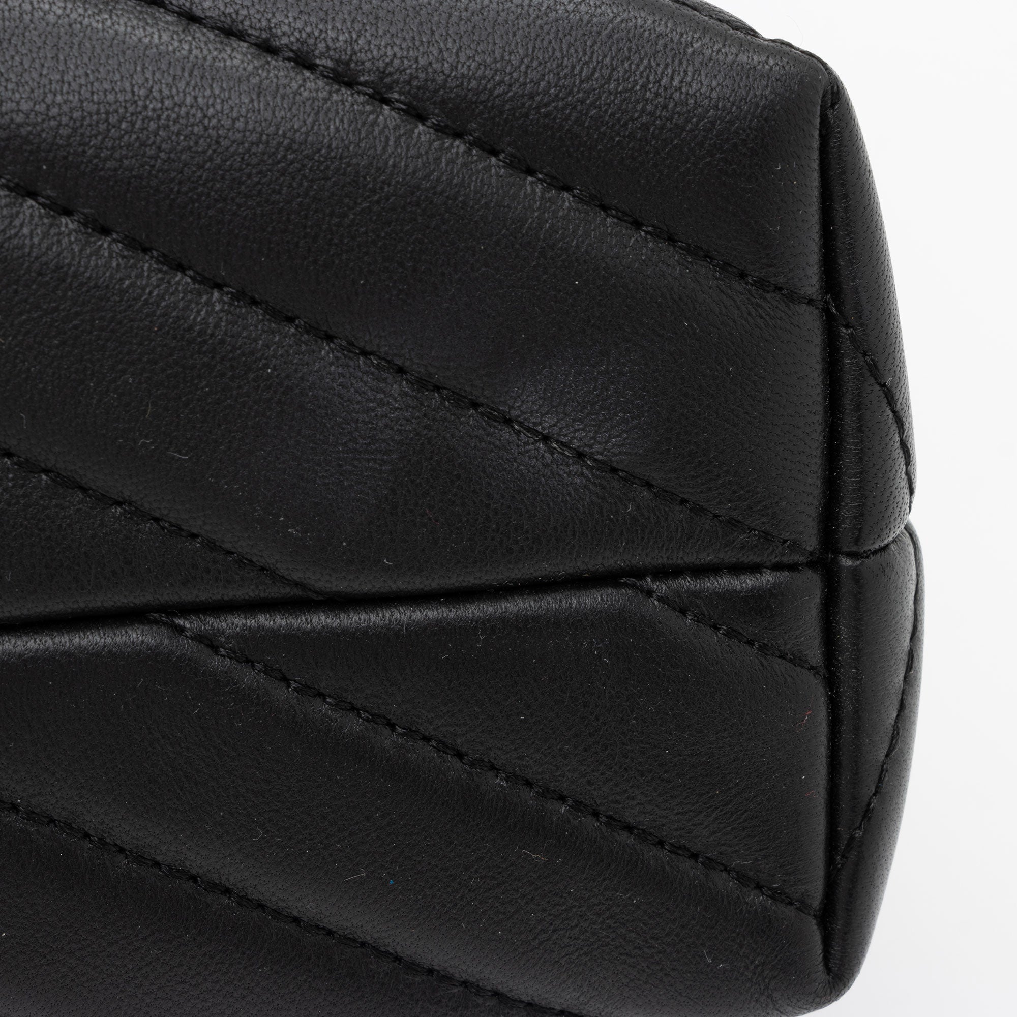 Tory Burch Chevron Leather Kira Large Shoulder Bag (SHF-LrvtRN)