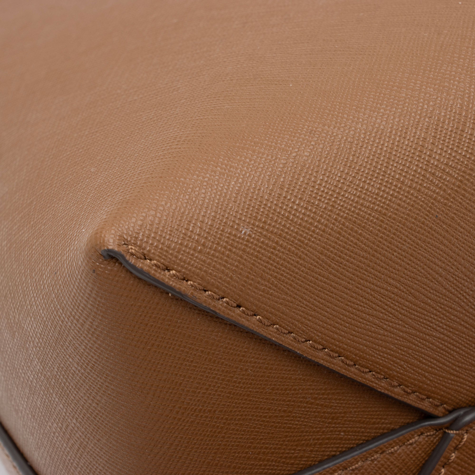 Tory Burch Leather Emerson Bucket Bag (SHF-QinDlT)