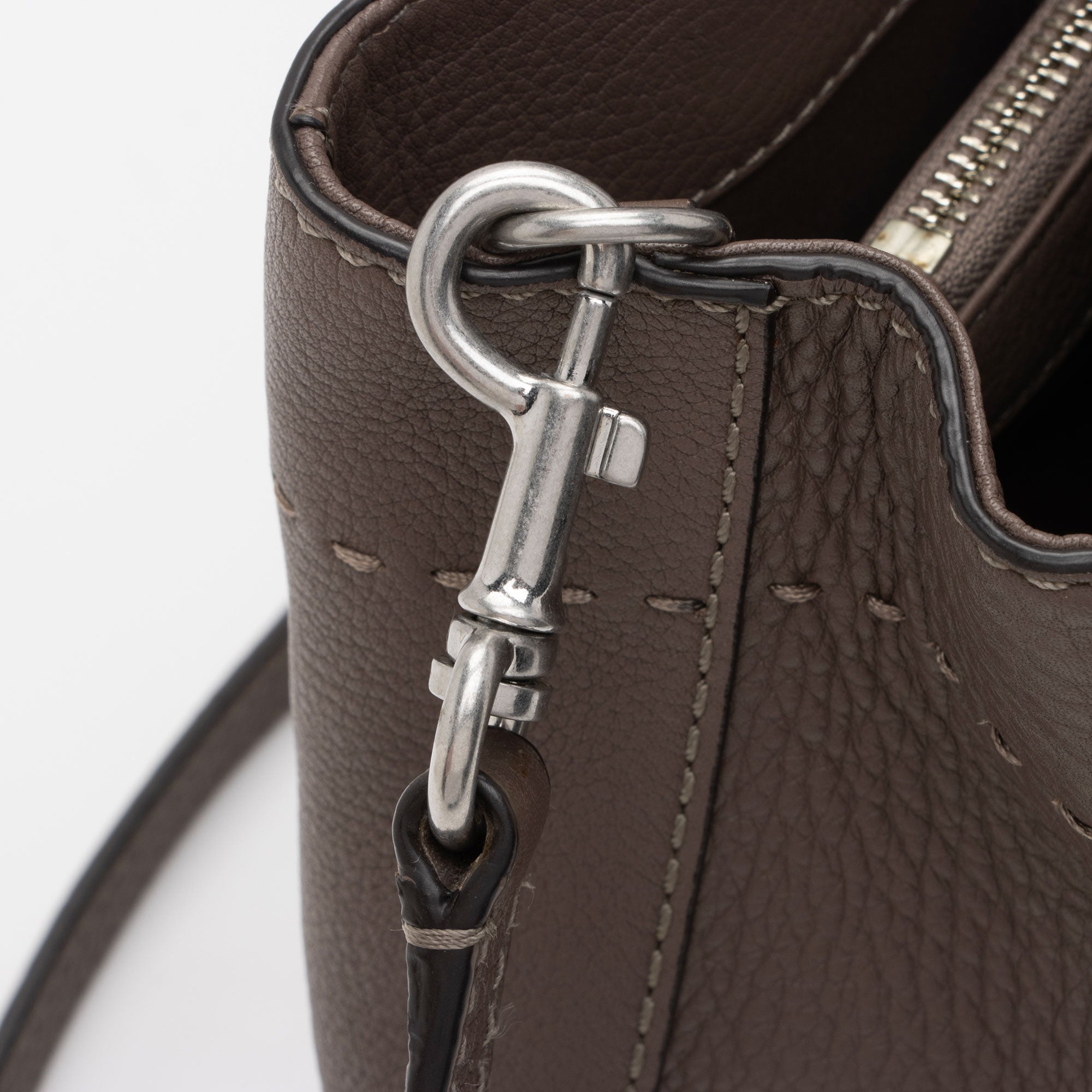 Tory Burch Leather McGraw Triple Compartment Tote (SHF-pGPJvP)