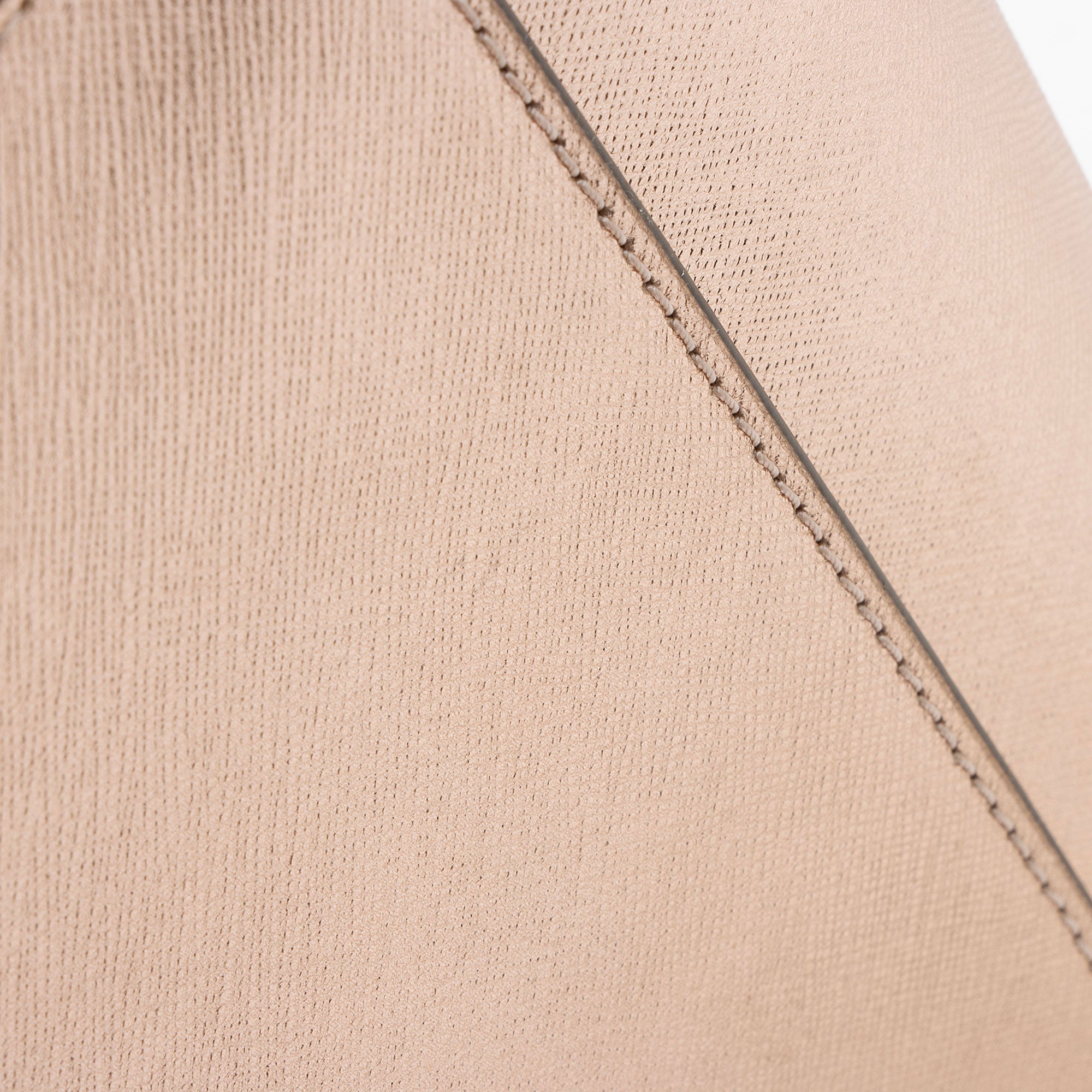 Tory Burch Metallic Saffiano Leather Robinson Shoulder Bag (SHF-di2rQw)