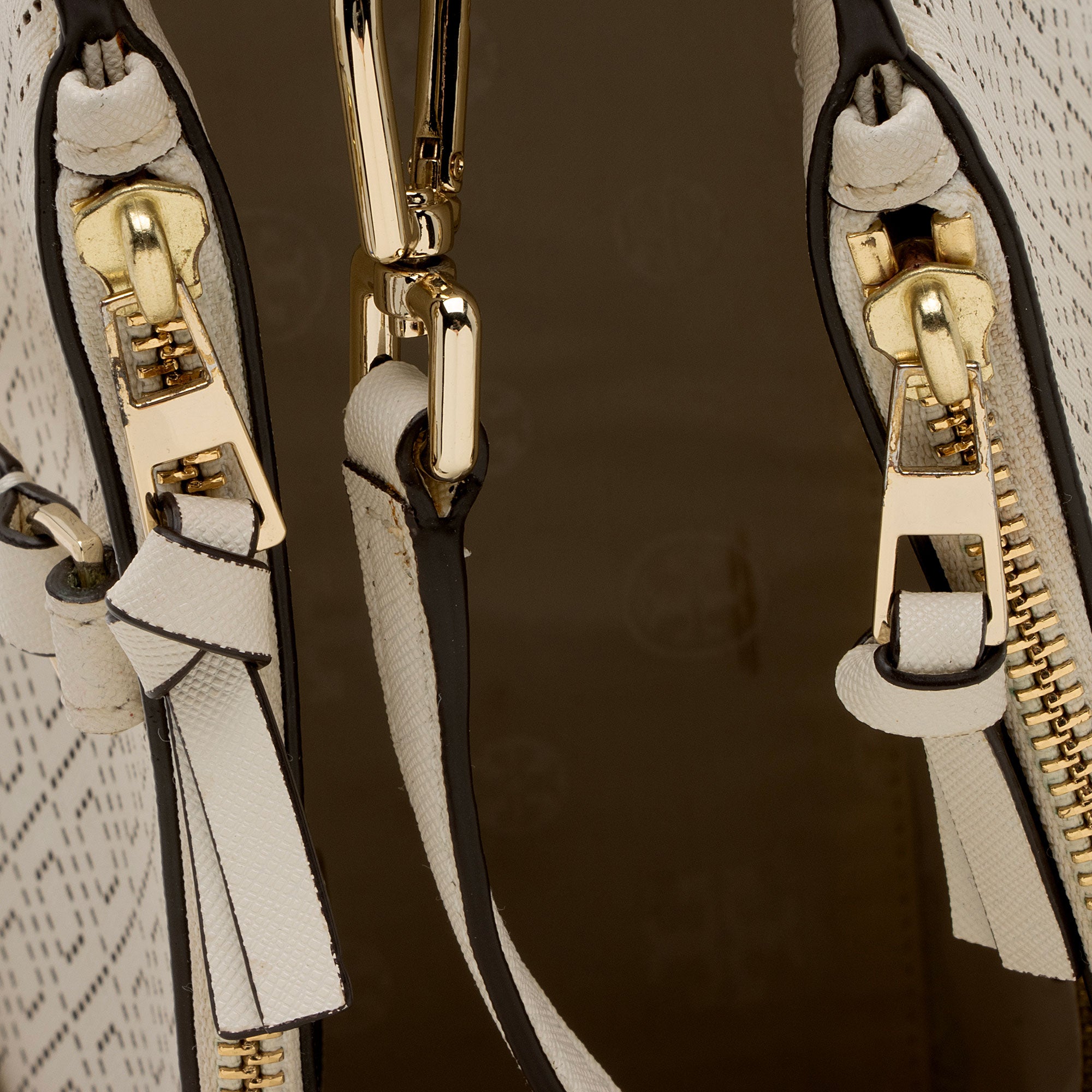 Tory Burch Perforated Leather Robinson Small Tote (SHF-dL86y8)