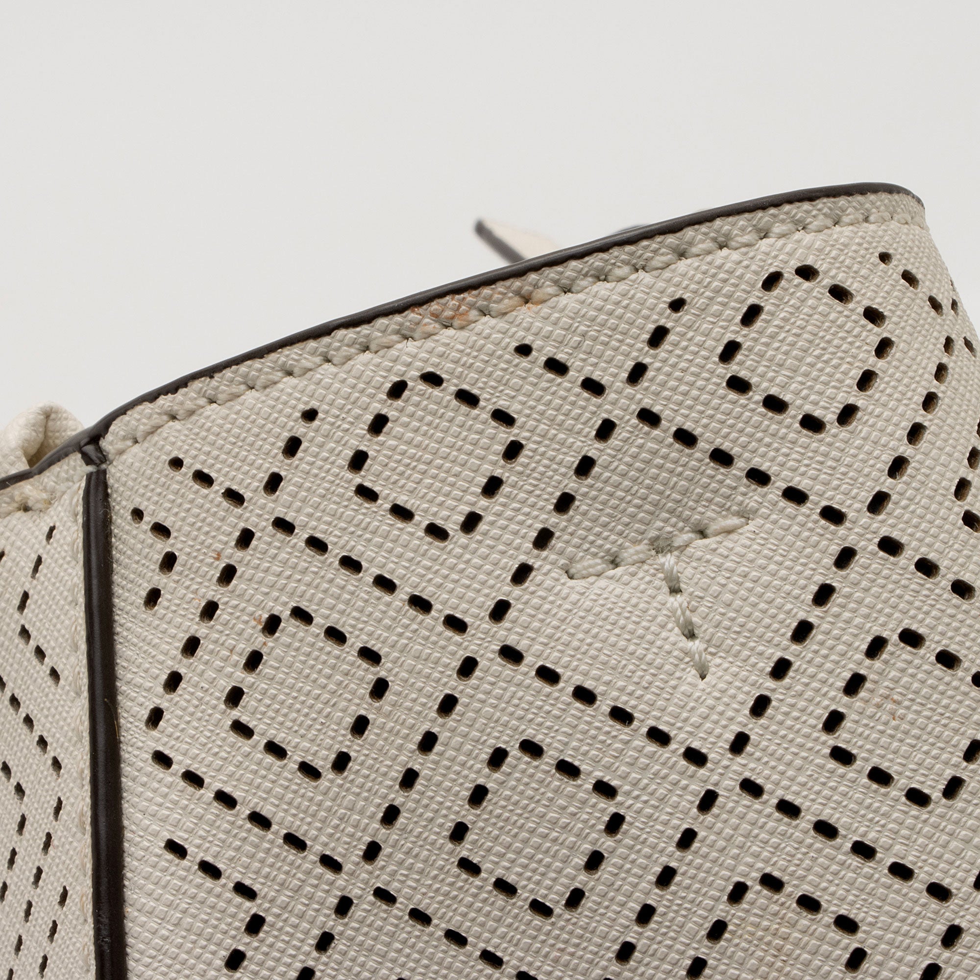 Tory Burch Perforated Leather Robinson Small Tote (SHF-dL86y8)