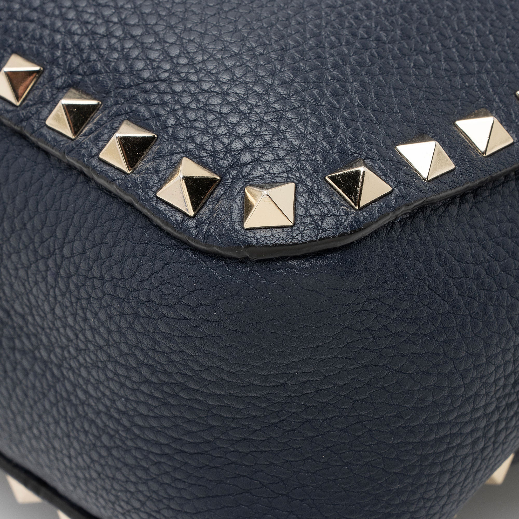 Valentino Calfskin Rockstud Small Messenger Bag (SHF-pObWhv)