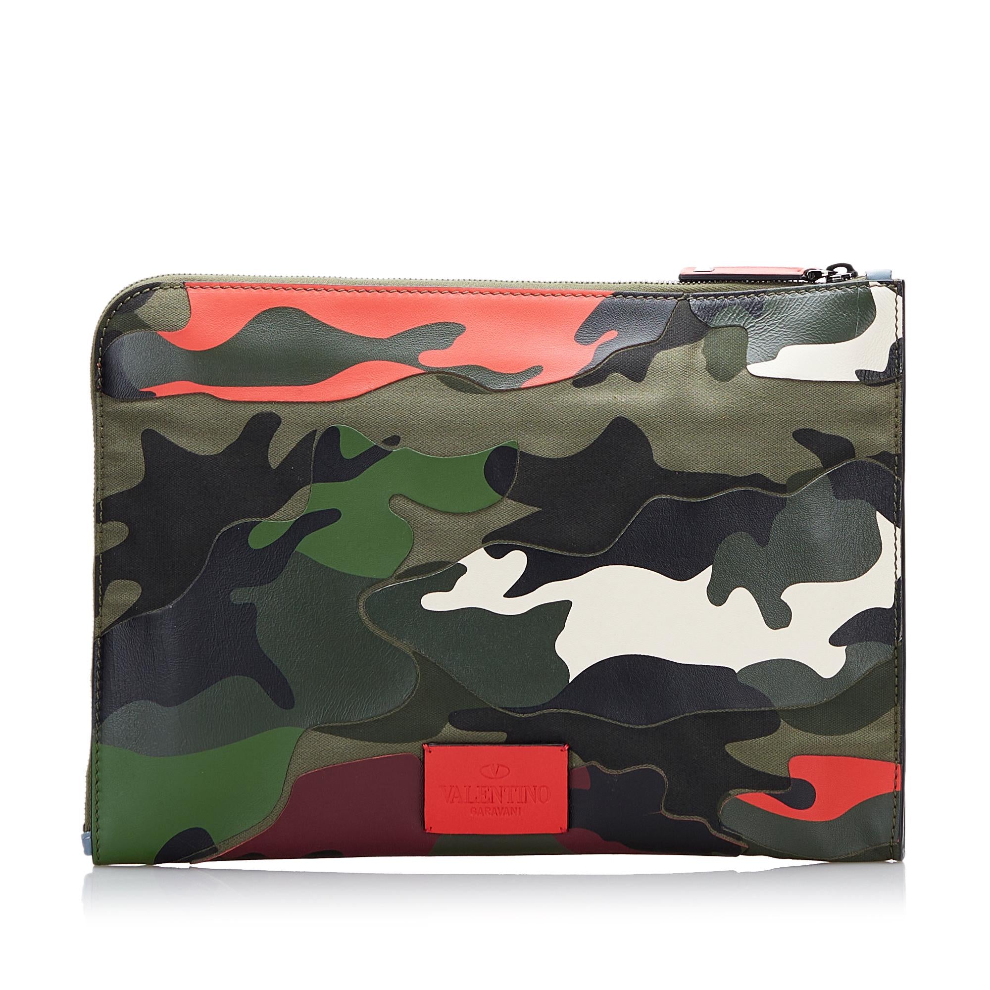 Valentino Camouflage Canvas and Leather Clutch Bag (SHG-RYK6ji)