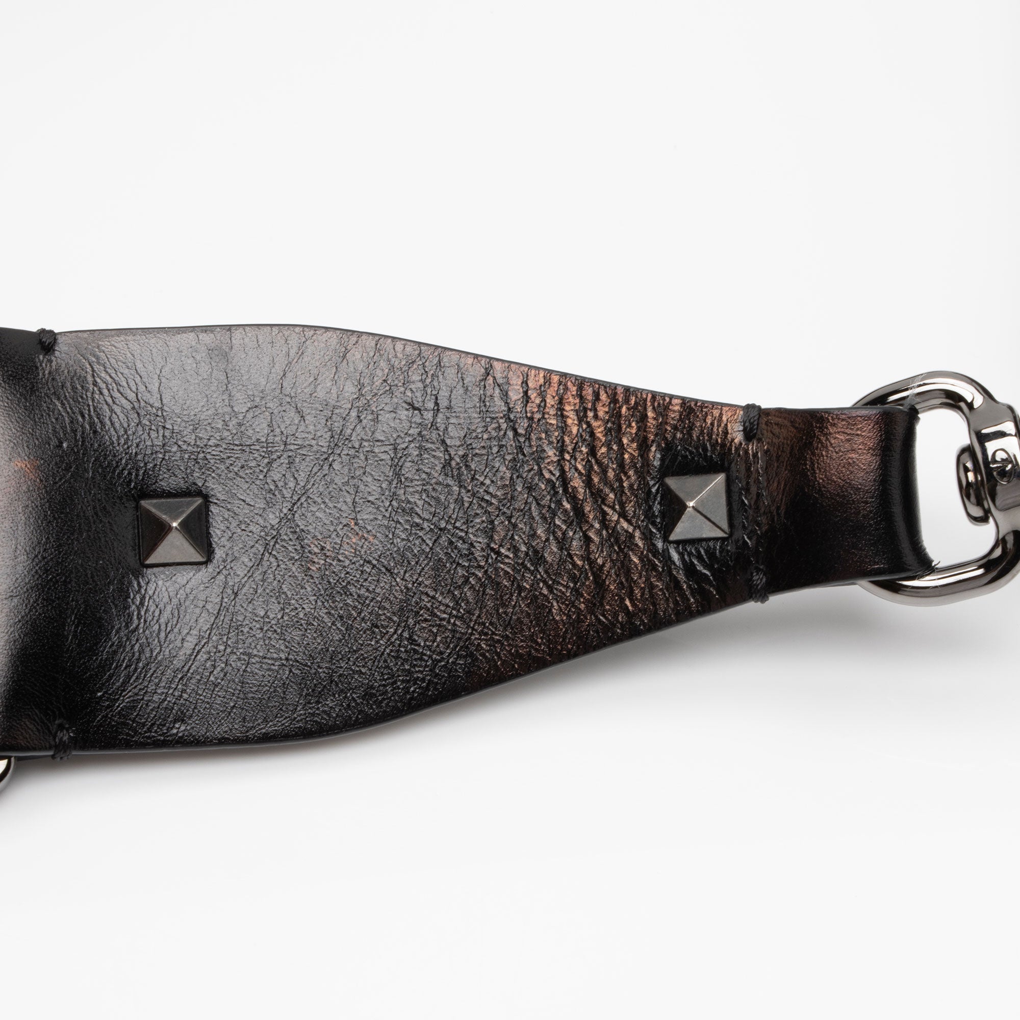 Valentino Craquele Calfskin Rolling Rockstud Guitar Strap Medium Crossbody (SHF-O6C3vW)