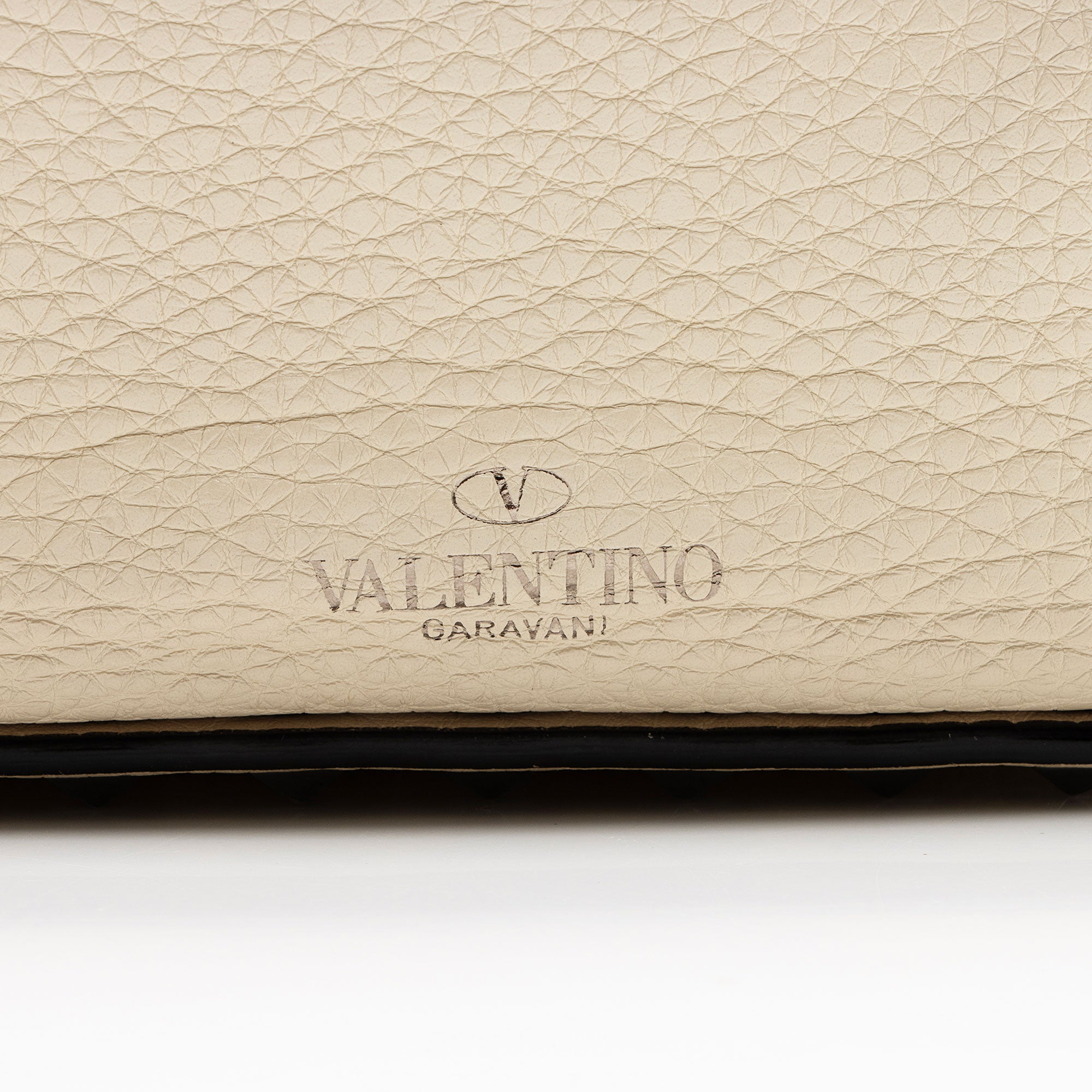 Valentino Grained Calfskin Rockstud Bucket Bag (SHF-p43lFi)