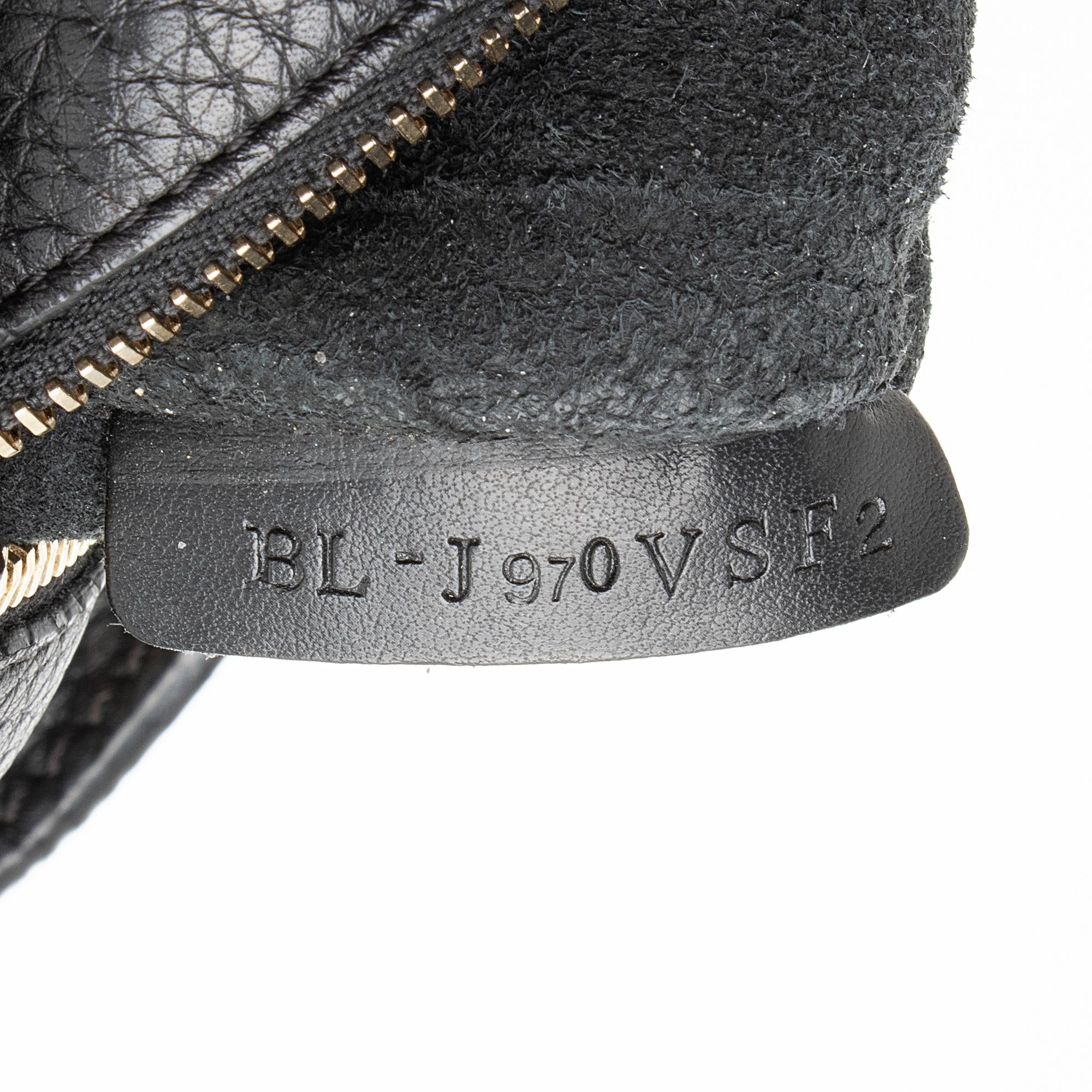 Valentino Grainy Calfskin Rockstud Medium Tote (SHF-23281)