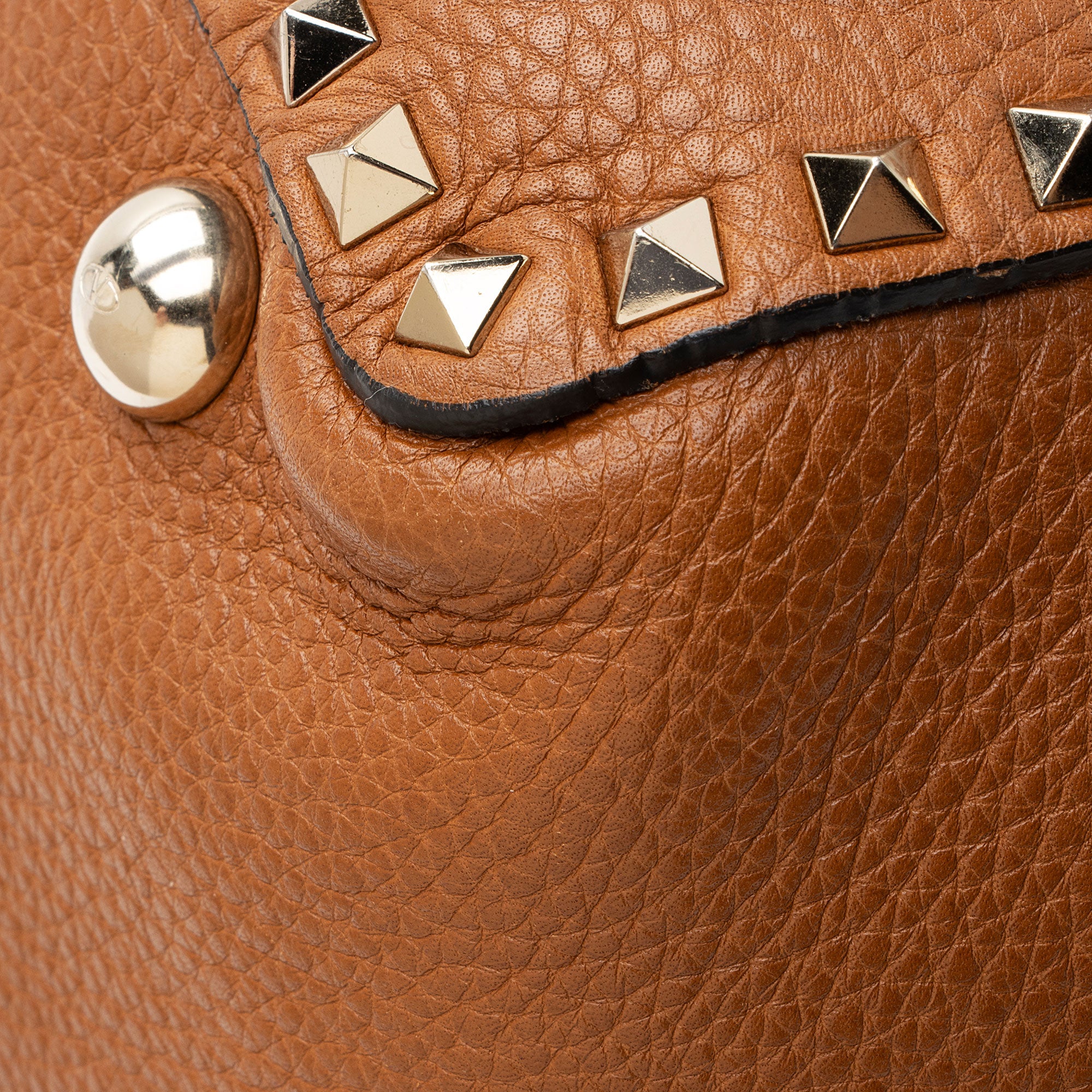 Valentino Grainy Calfskin Rockstud Medium Tote (SHF-EnAOS2)