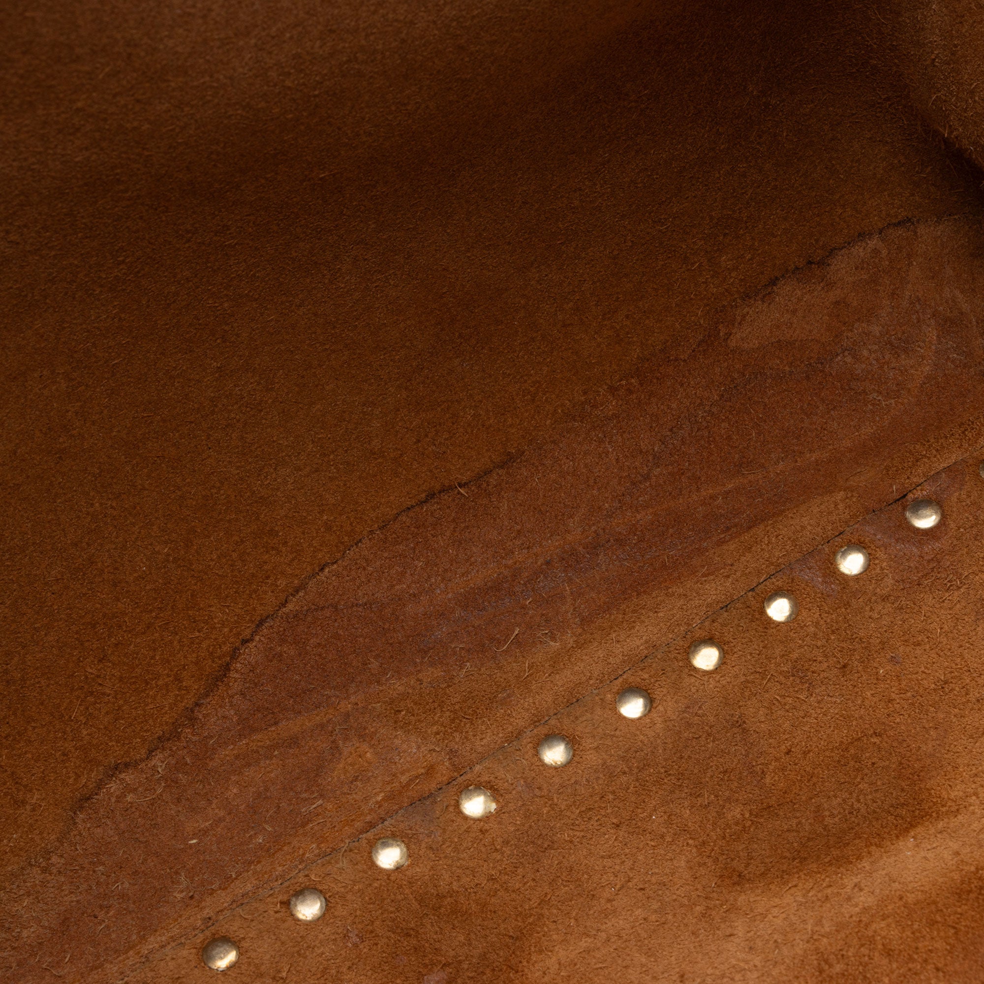 Valentino Grainy Calfskin Rockstud Medium Tote (SHF-7UH6kc)