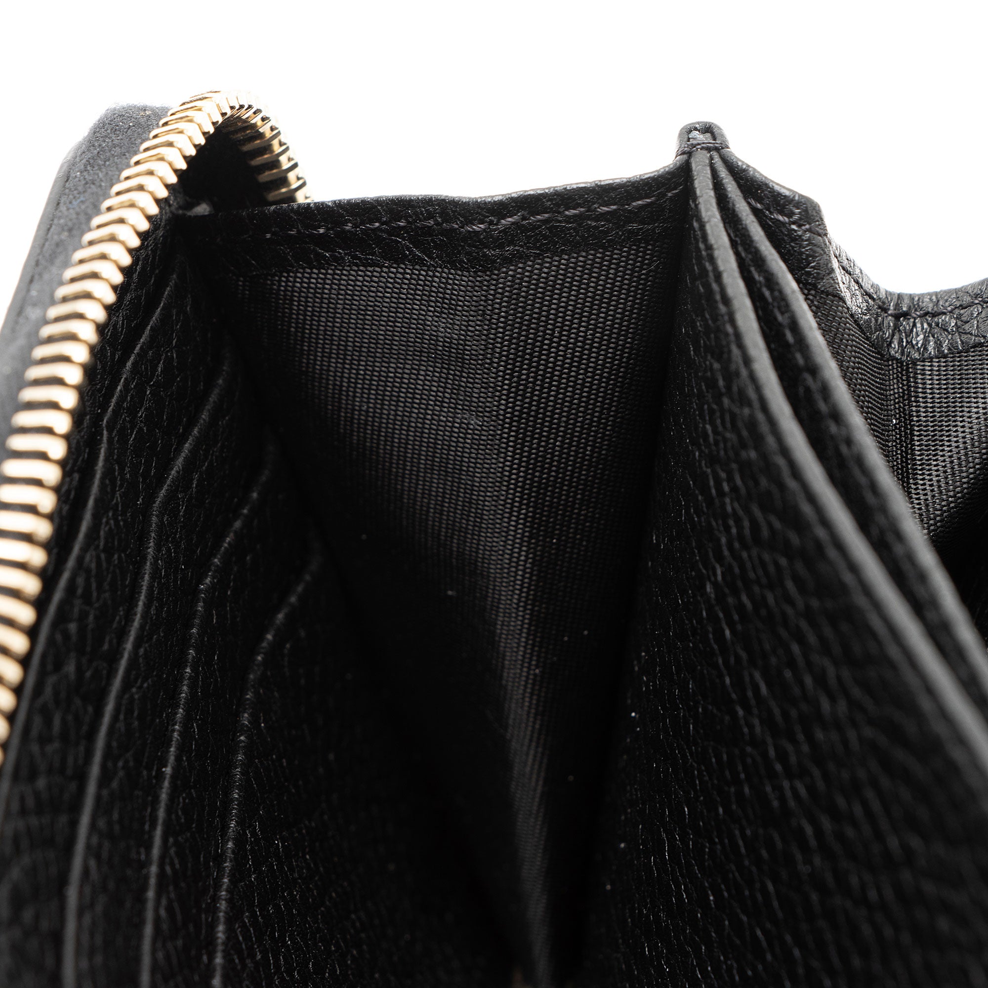Valentino Grainy Calfskin Rockstud Zip Around Wallet (SHF-vsMR80)