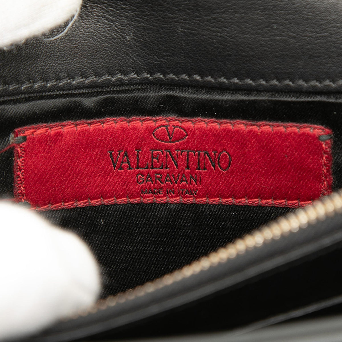 Valentino Leather Rockstud Wallet On Chain