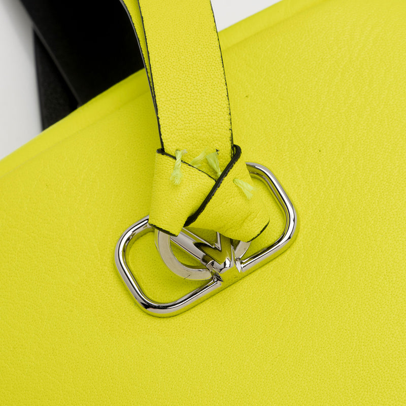Valentino Leather V-Ring Crossbody Bag (SHF-wlWpdL)