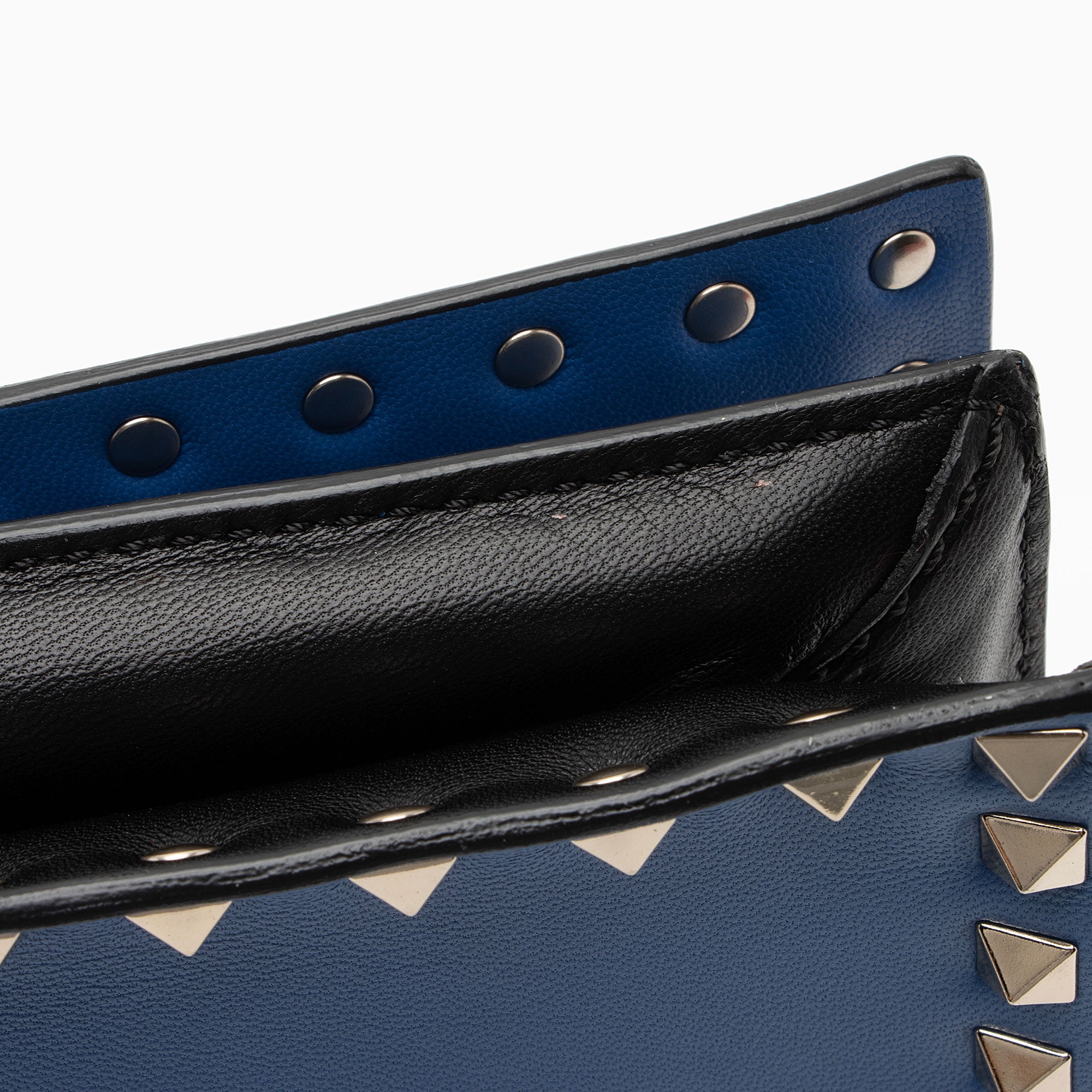 Valentino Nappa Leather Rockstud Clutch (SHF-OZj4Np)