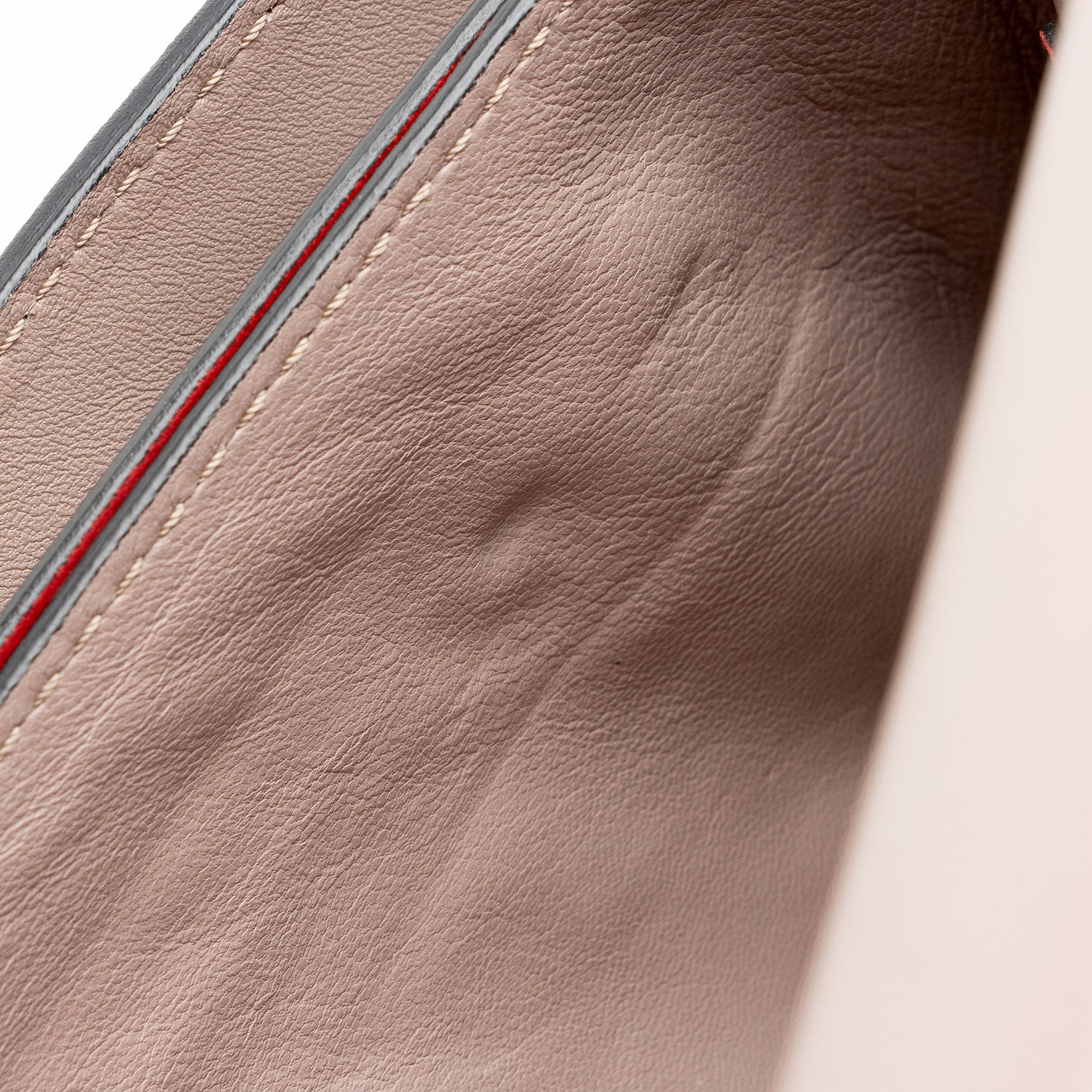 Valentino Nappa Leather Rockstud Clutch (SHF-yg8XLj)