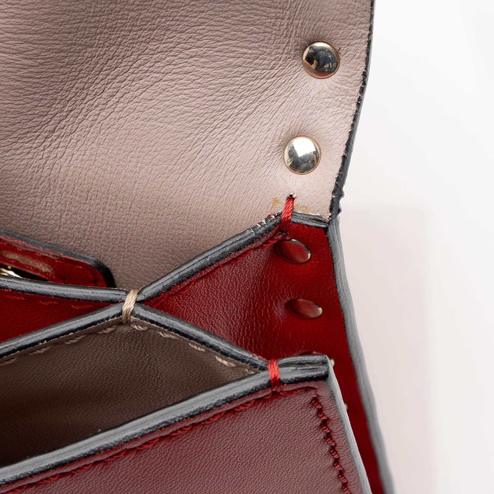 Valentino Nappa Leather Rockstud Clutch (SHF-yg8XLj)