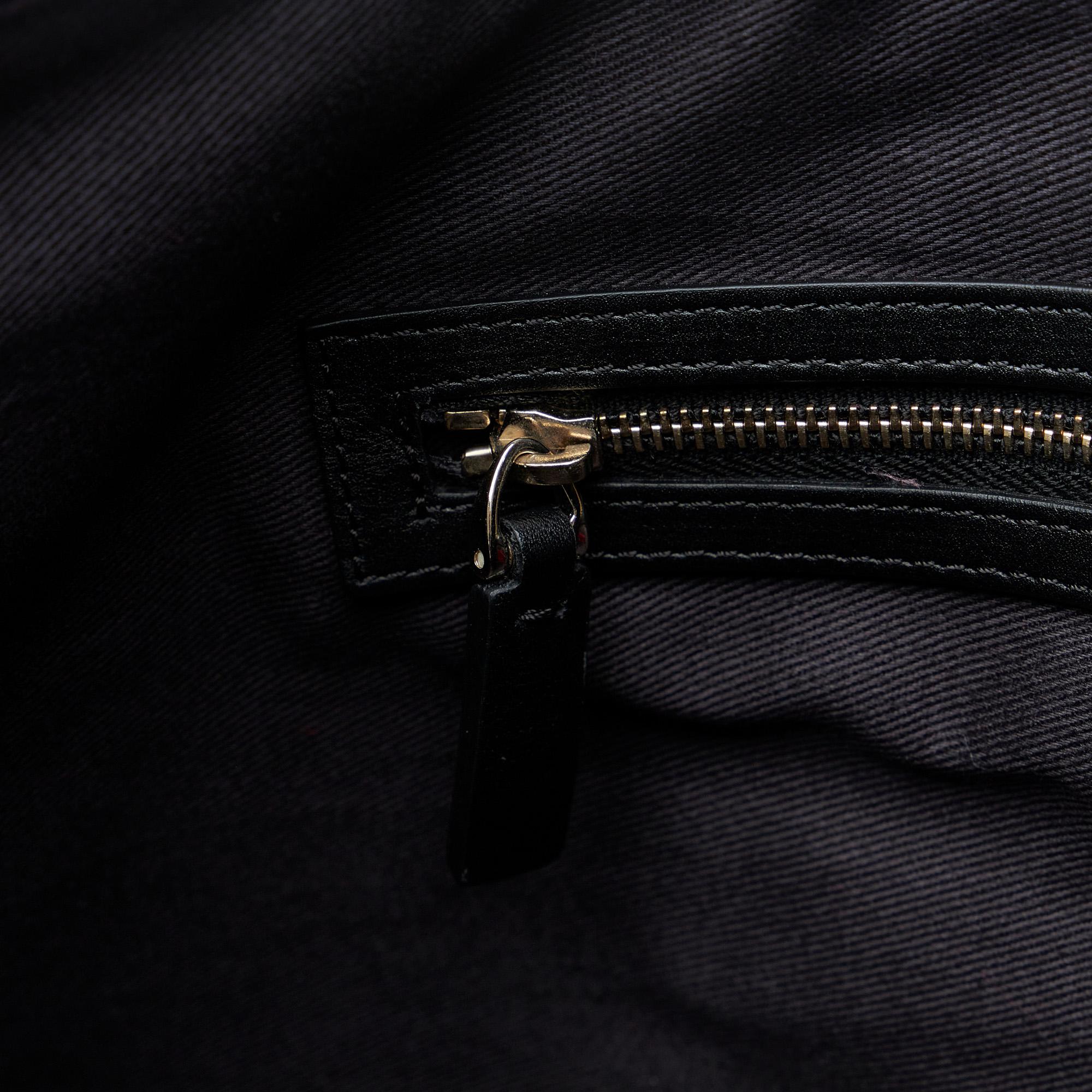 Valentino Rockstud Clutch Bag (SHG-D91Xa1)