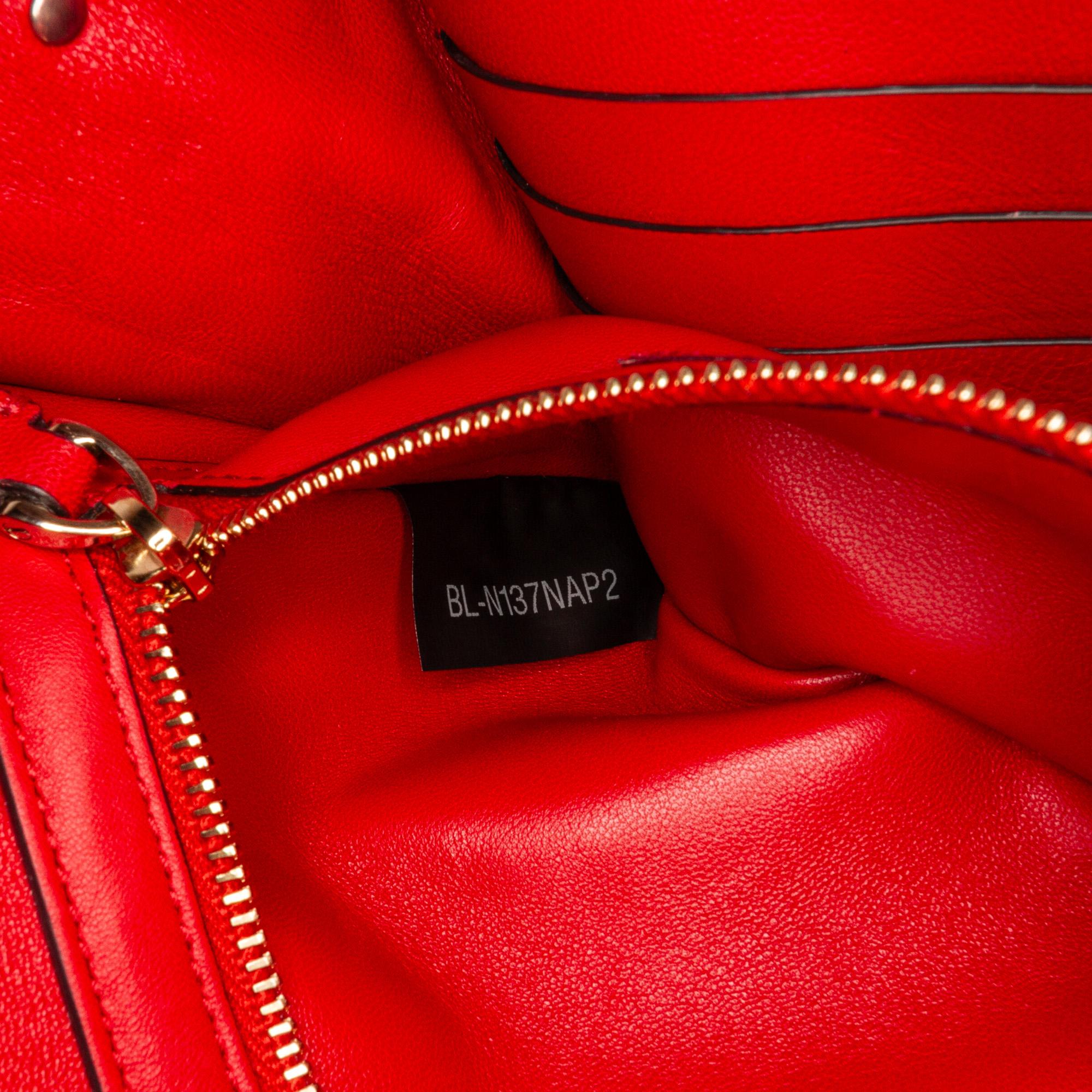 Valentino Rockstud Spike Wallet on Chain (SHG-d2Jbja)