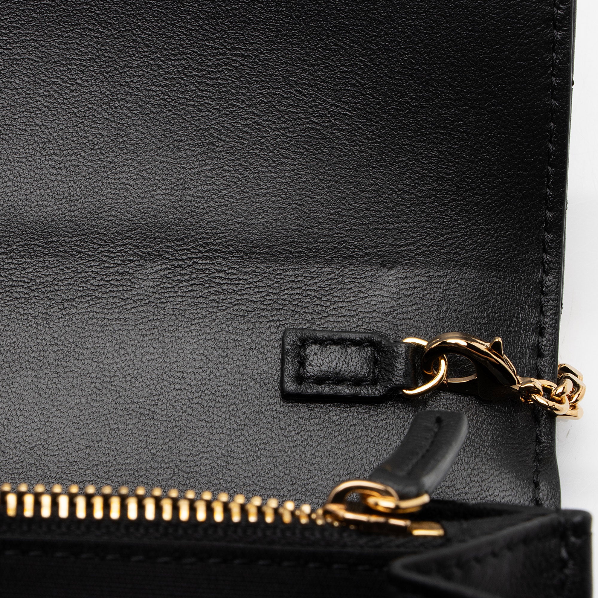 Versace Quilted Lambskin Medusa Wallet On Chain Bag (SHF-kD5DVw)