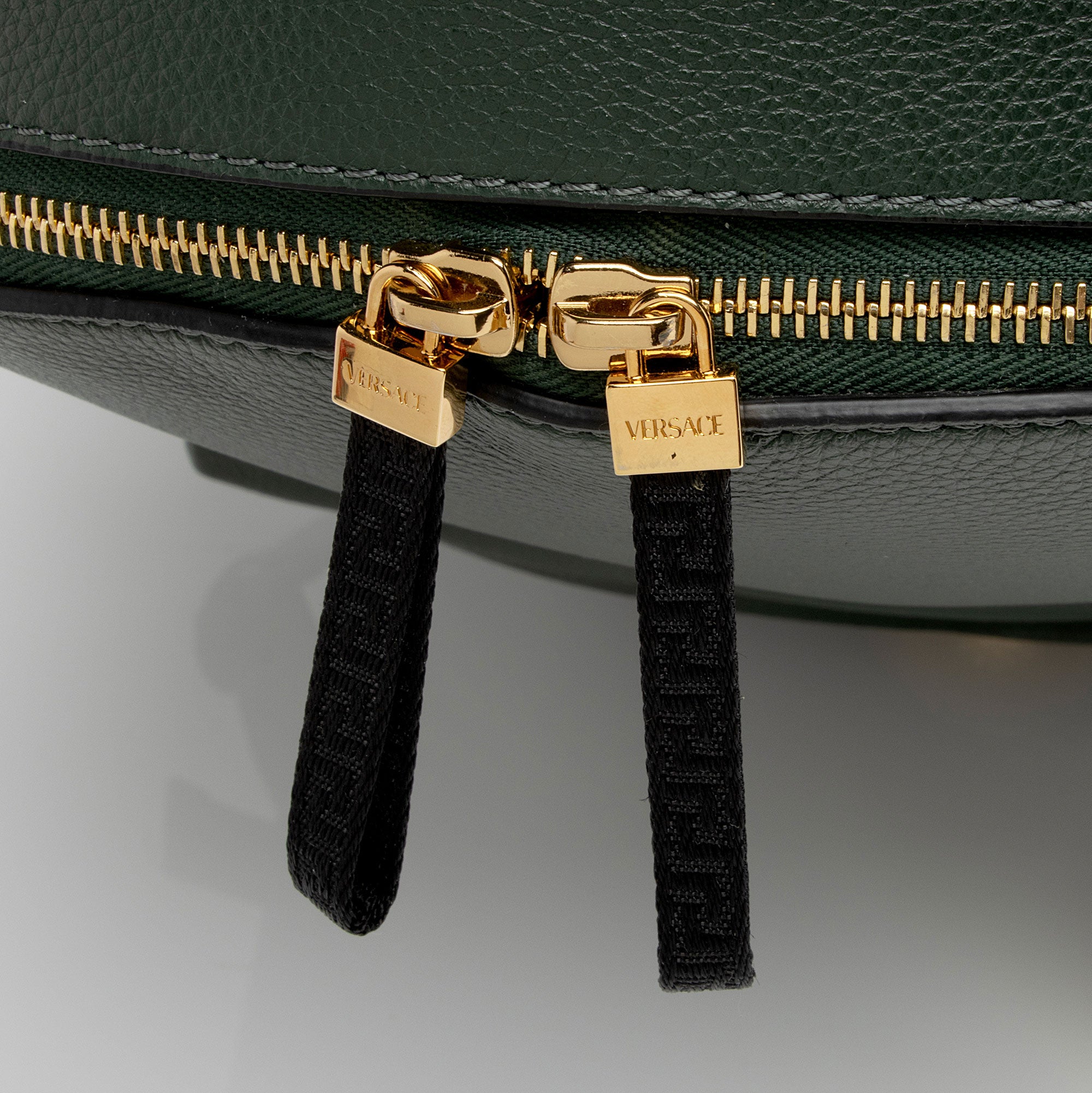 Versace Leather Medusa Backpack (SHF-2qmKYn)