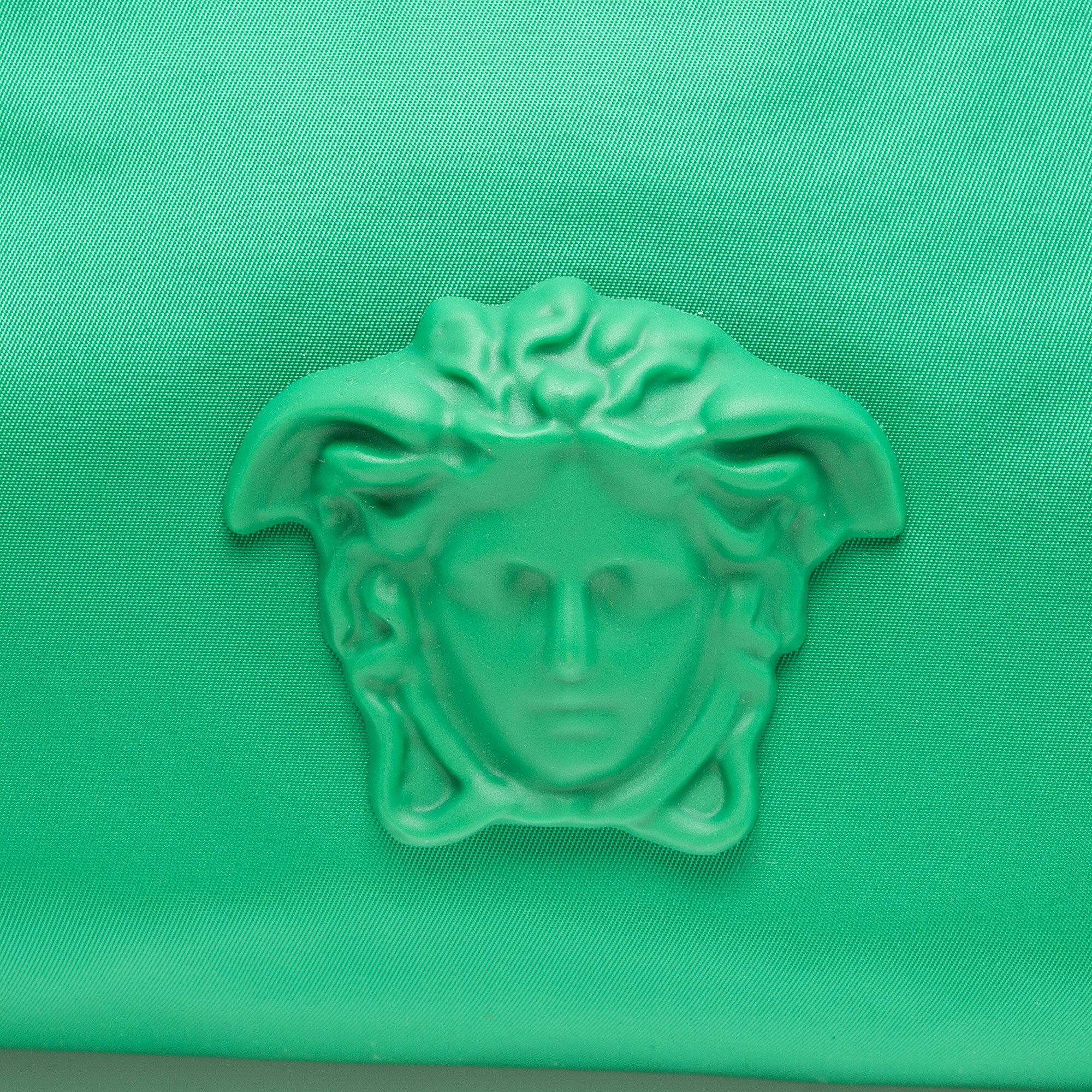 Versace Nylon Palazzo Medusa Belt Bag (SHF-LFwwxS)