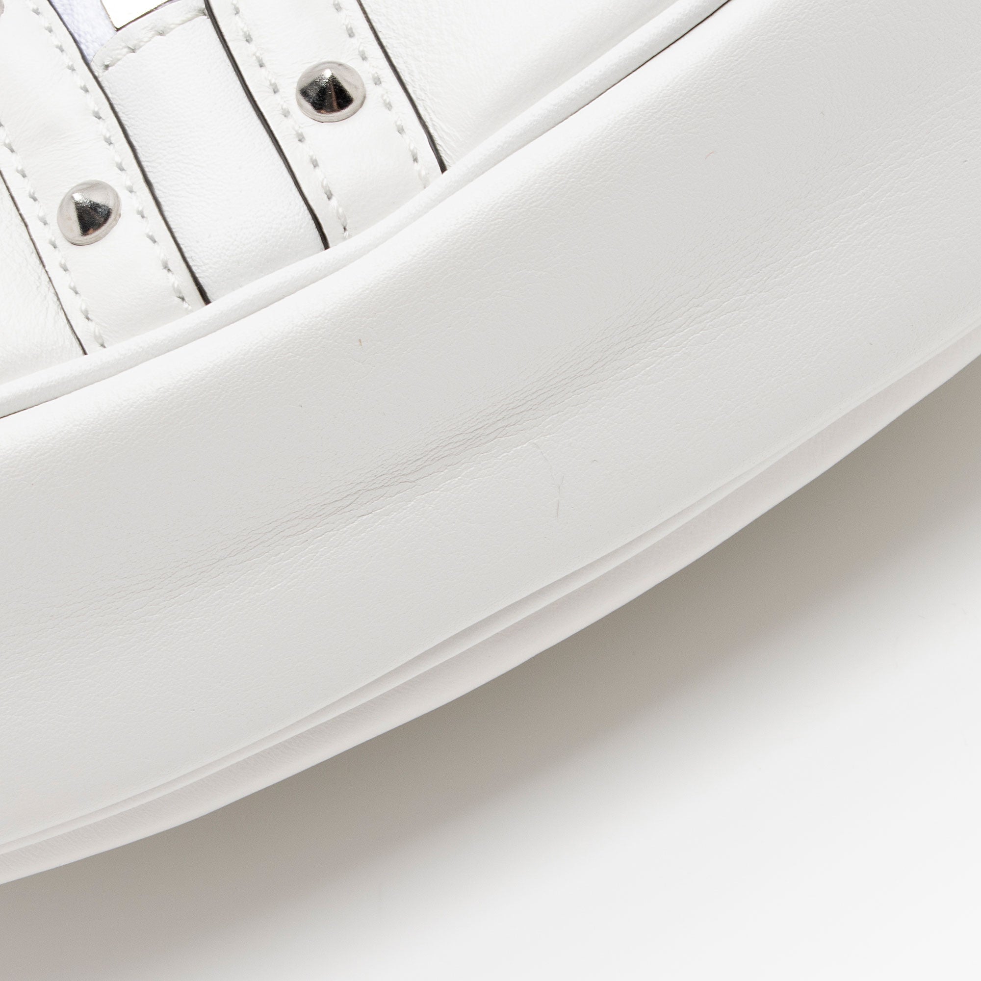 Versace Studded Leather Repeat Hobo (SHF-GnzrTs)