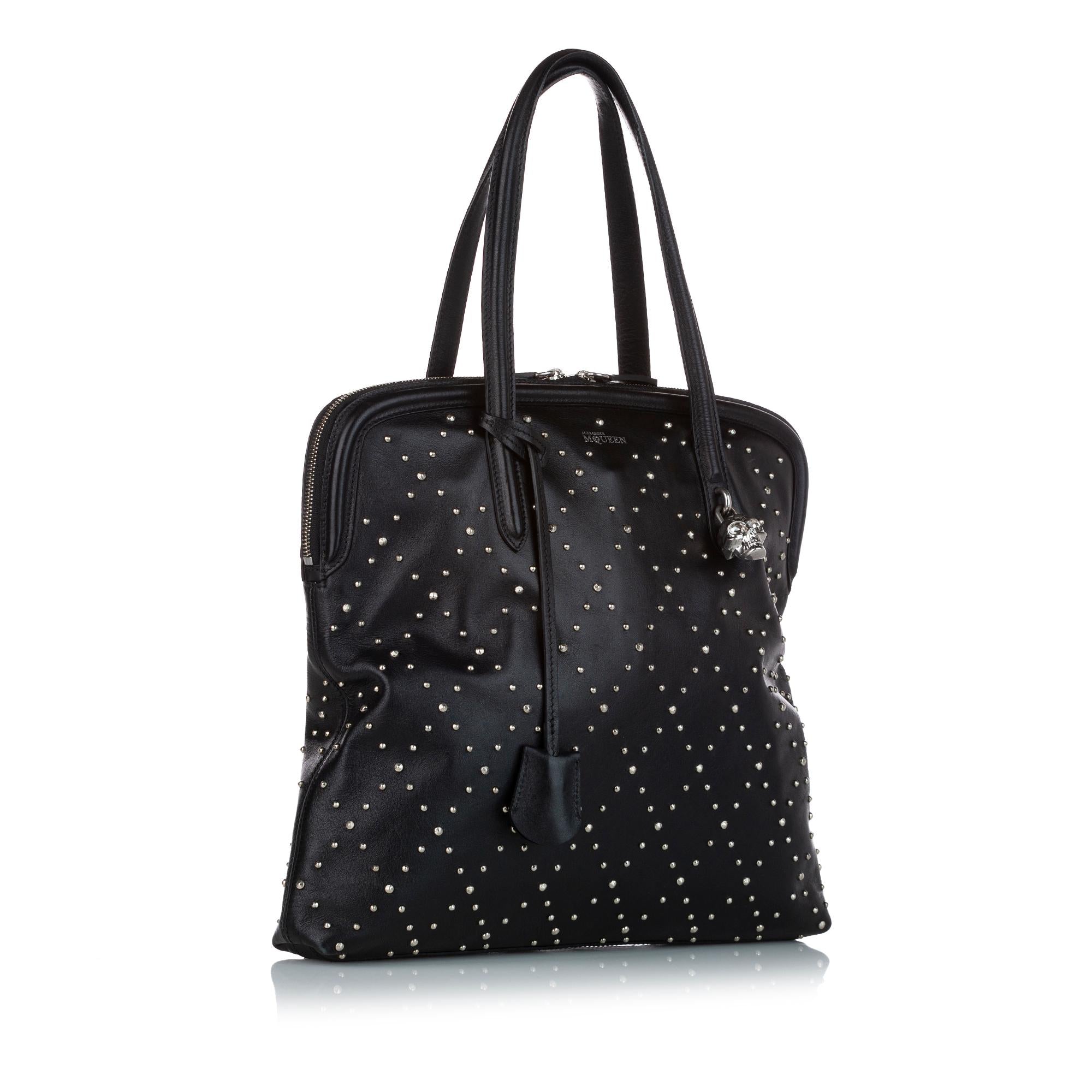 Alexander McQueen Skull Padlock Studded Leather Tote Bag (SHG-26631)