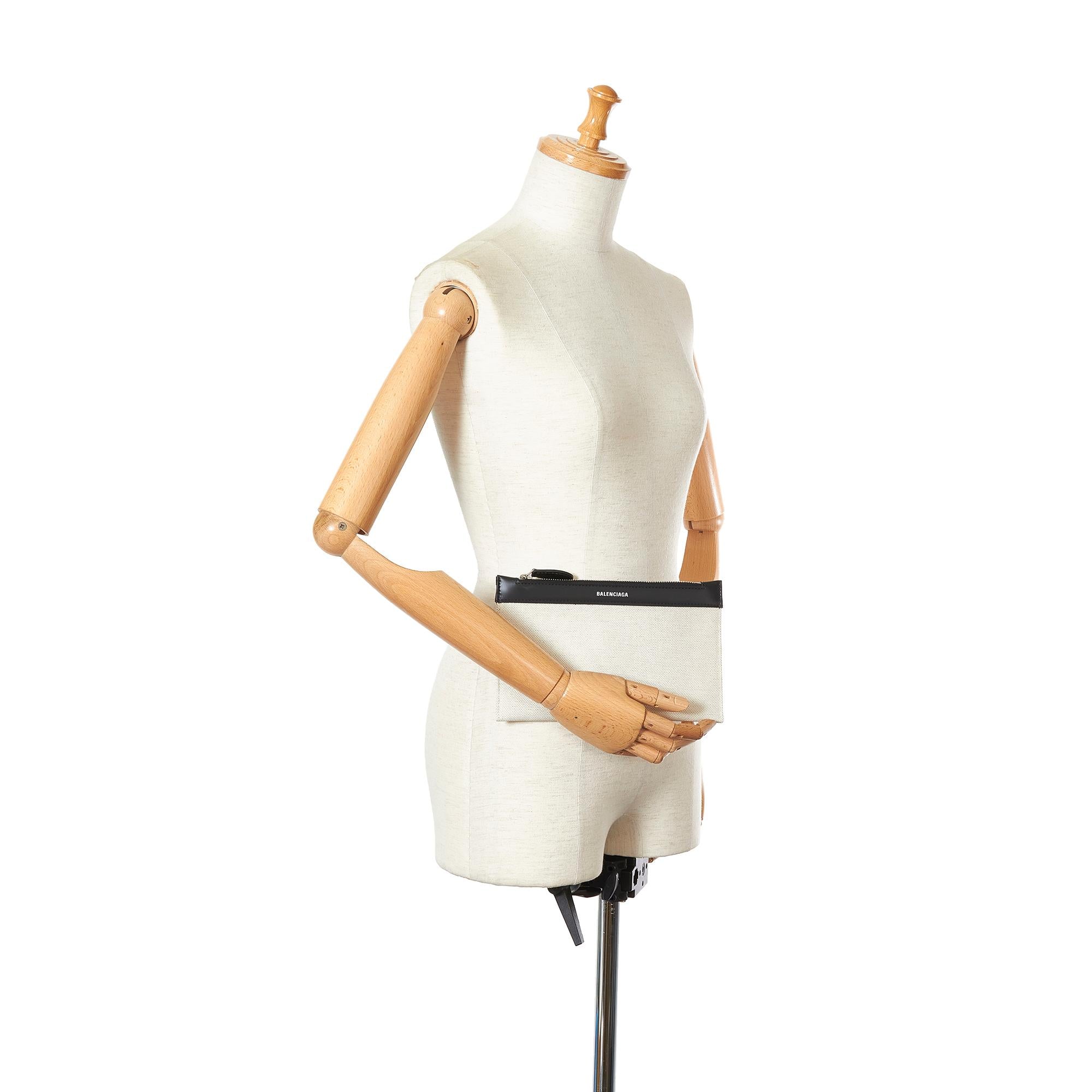 Balenciaga Canvas Pouch (SHG-26113)