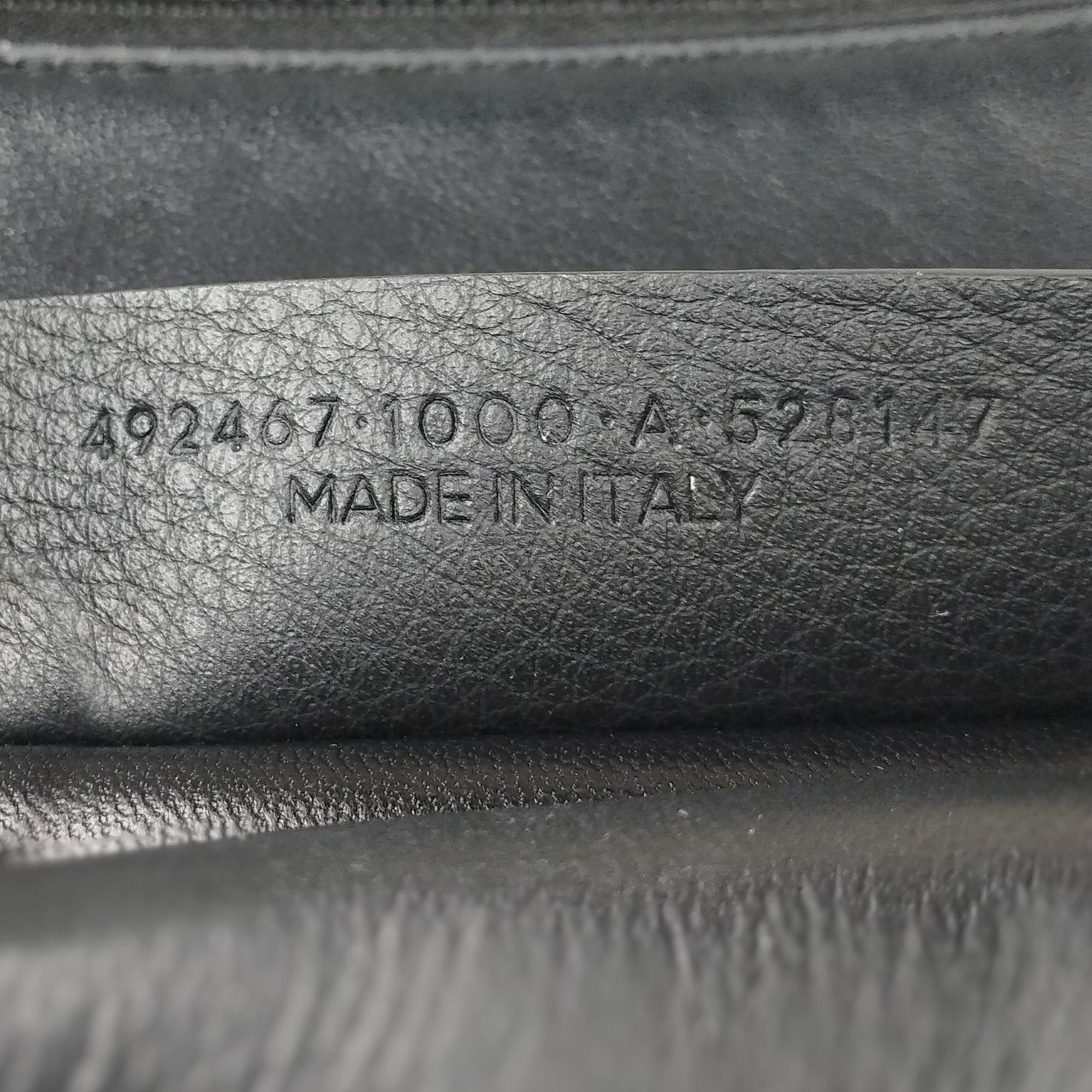 Balenciaga Everyday Logo Clutch (SHG-R17o5t)