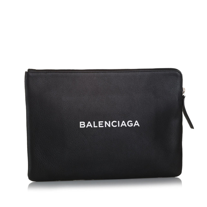 Balenciaga Everyday Logo Clutch (SHG-R17o5t)