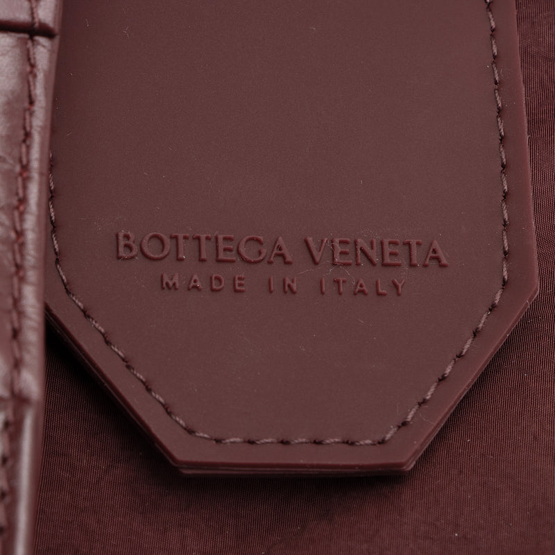 Bottega Veneta Distressed Calfskin Cassette Small Crossbody Bag (SHF-23109)