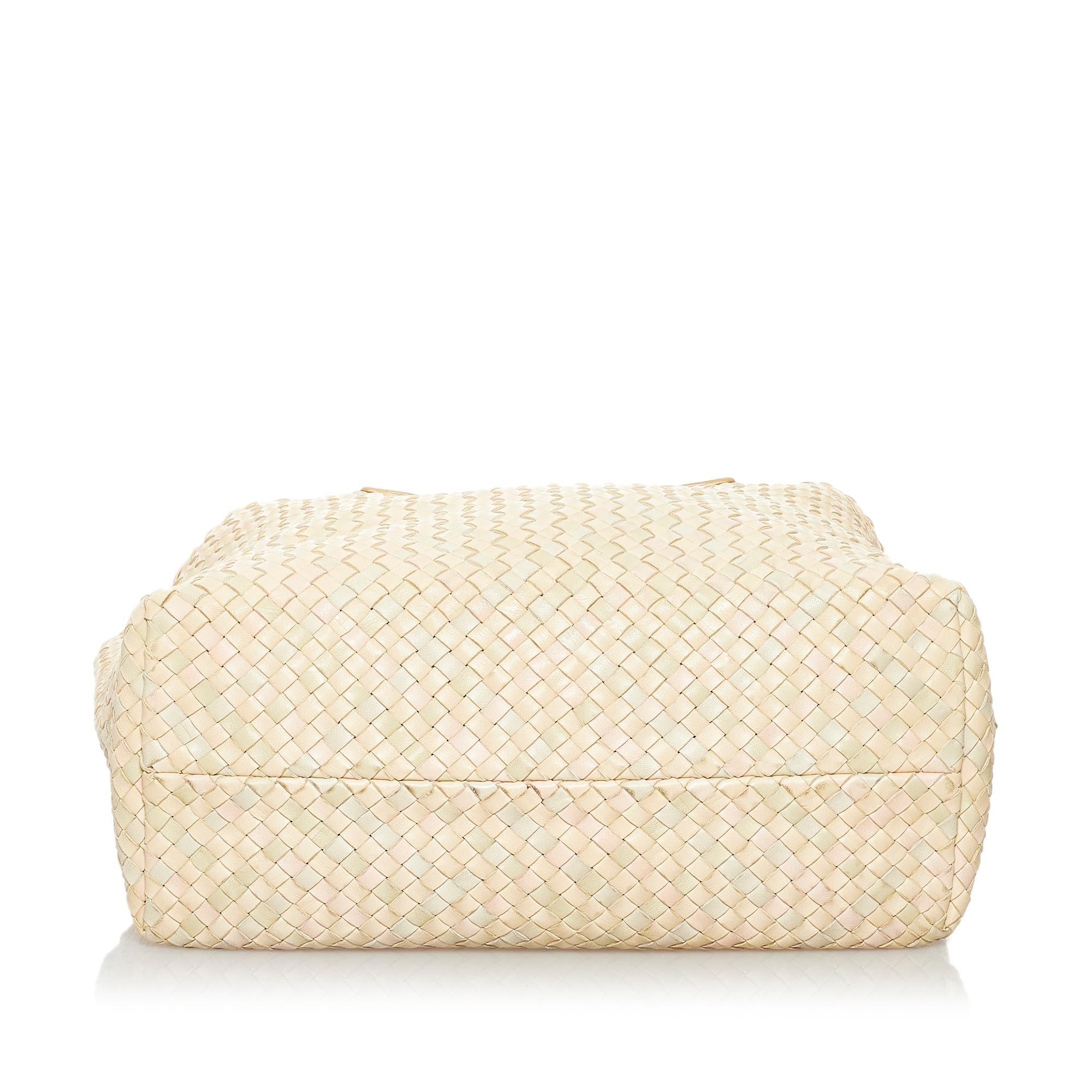 Bottega Veneta Intrecciato Capri Leather Tote Bag (SHG-31386)