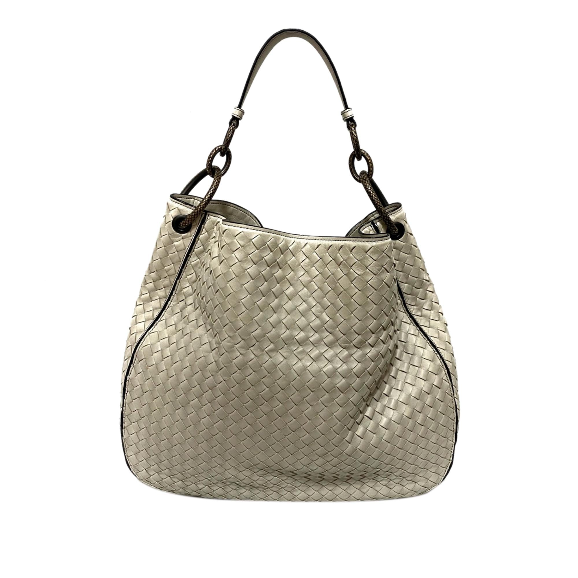 Bottega Veneta Intrecciato Loop Leather Hobo Bag (SHG-35862)