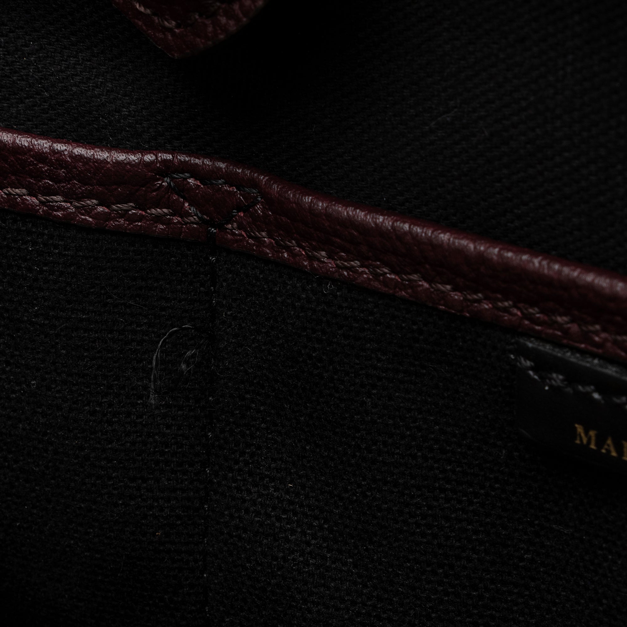 Burberry House Check Leather Banner Medium Tote (SHF-23800)