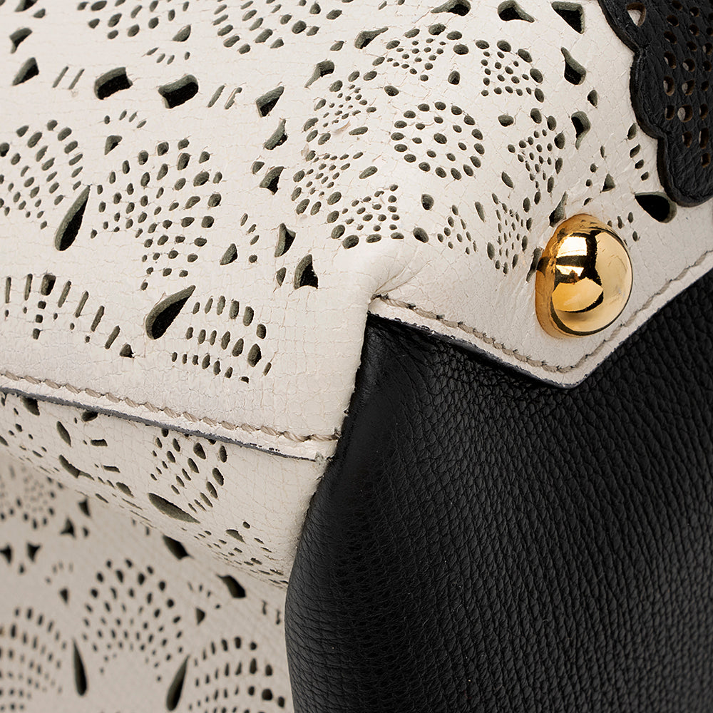 Burberry Laser Cut Leather Banner Medium Tote (SHF-22096)