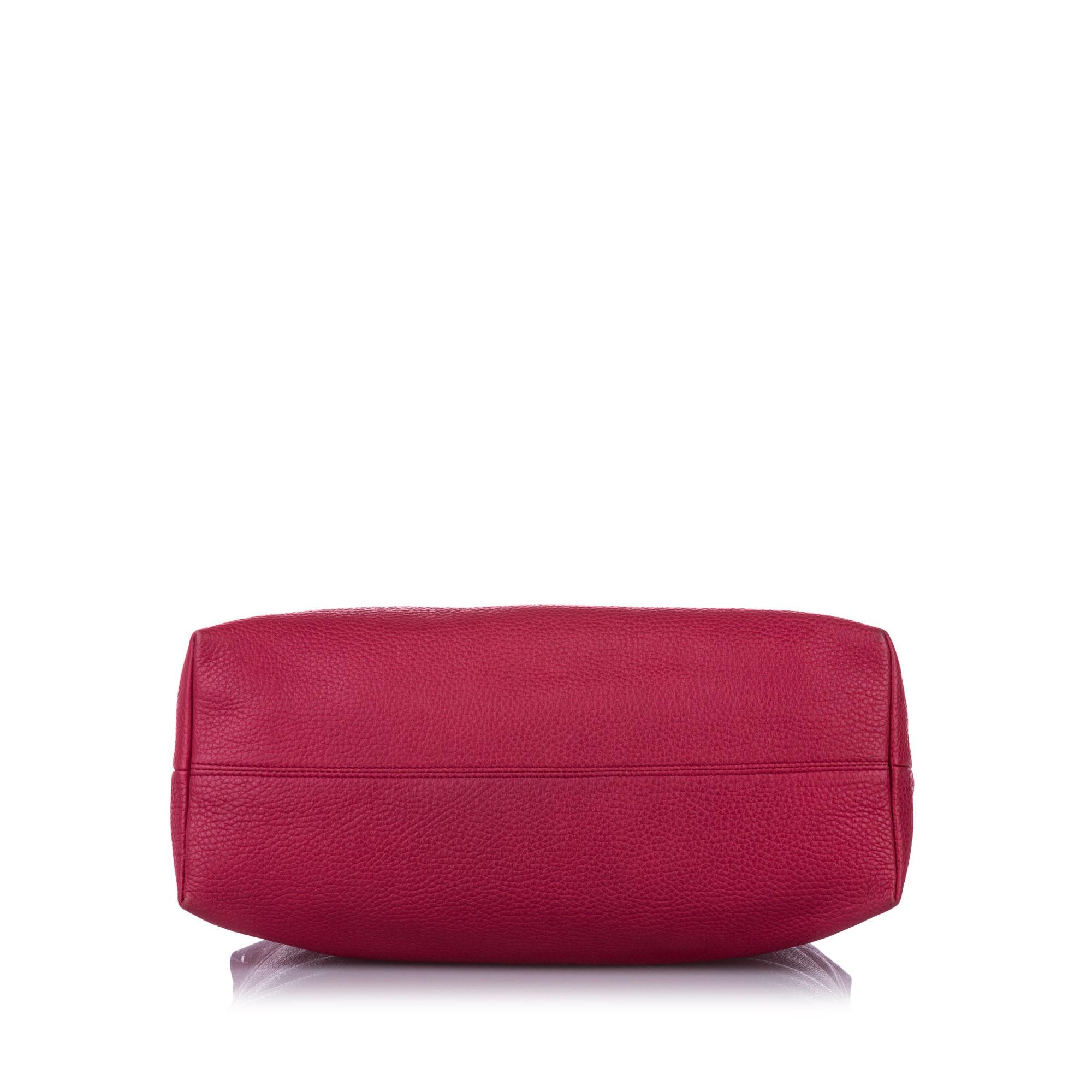 Burberry Leather Shoulder Bag (SHG-23938)