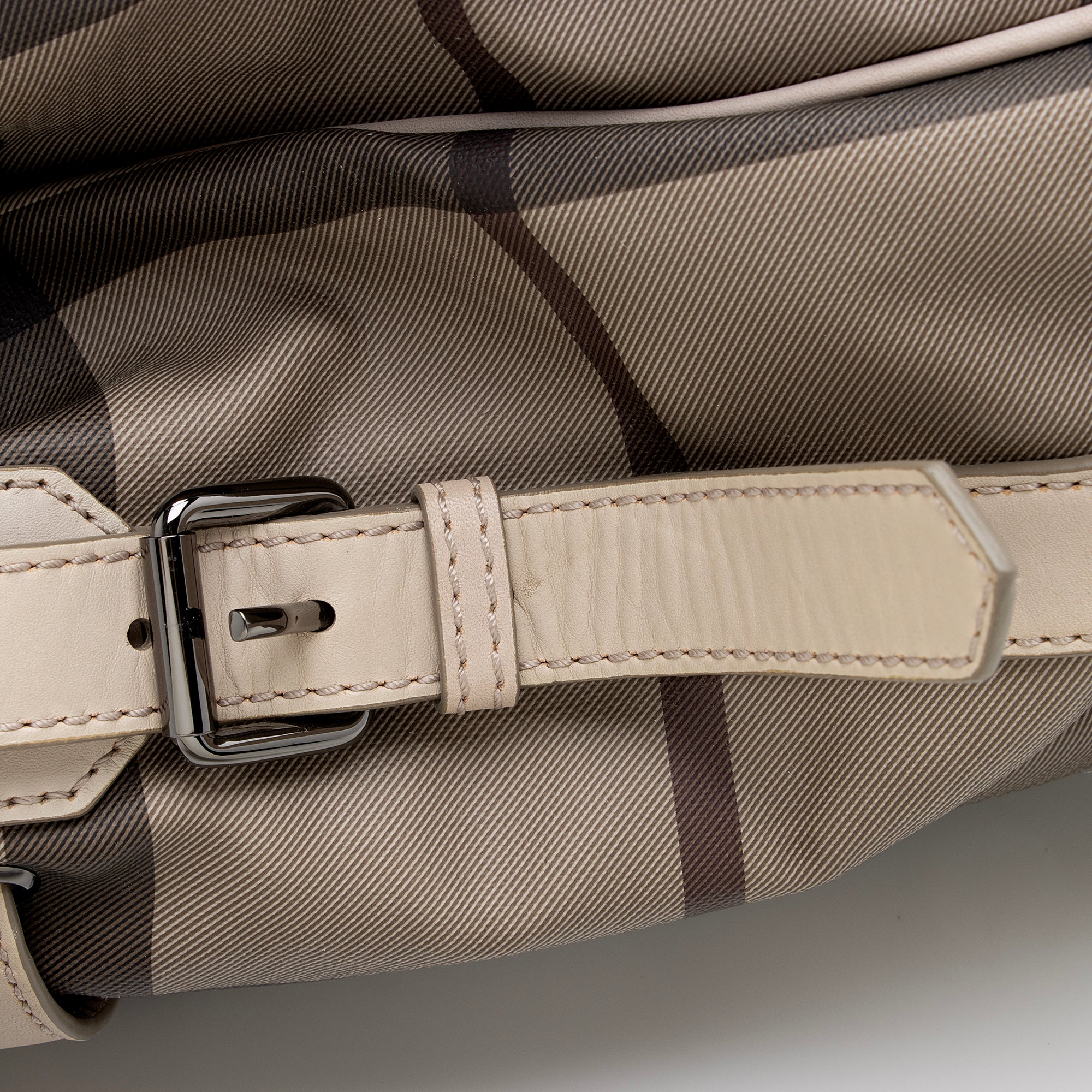 Burberry Smoke Check Walden Medium Hobo (SHF-22987)