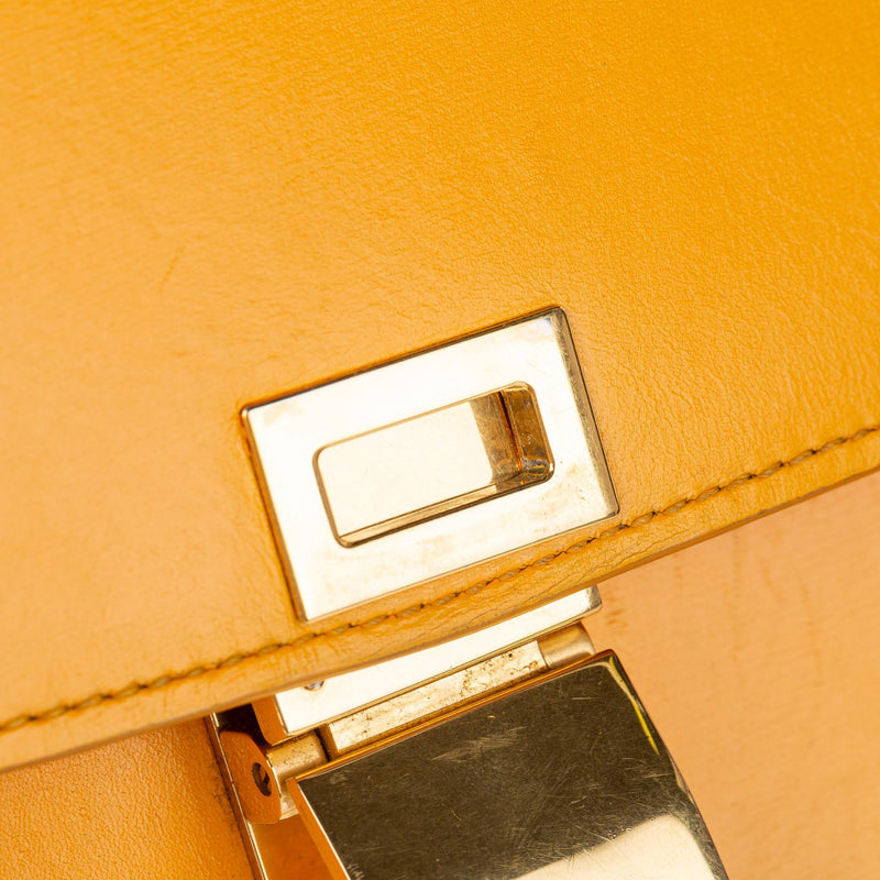 Celine Medium Classic Box Leather Crossbody Bag (SHG-MFtpIp)