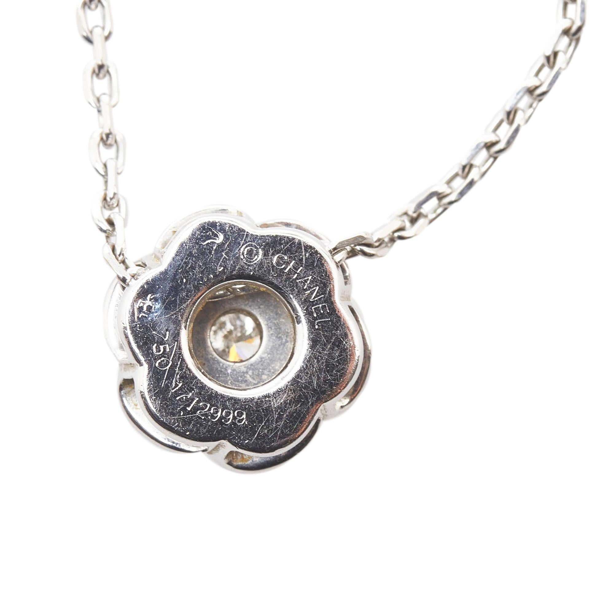 Chanel 18K White Gold Diamond Camellia Necklace Camellia Necklace (SHG-eamwS2)