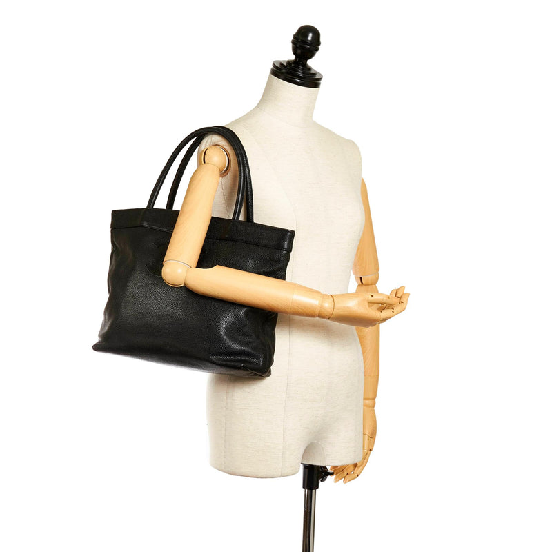 Chanel Wild Stitch CC Lambskin Leather Tote Bag (SHG-28432) – LuxeDH