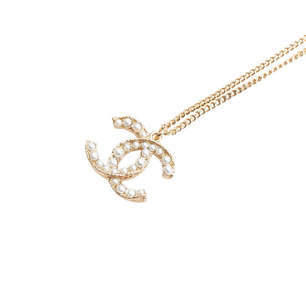 Chanel CC Faux Pearl Pendant Necklace (SHG-31292)