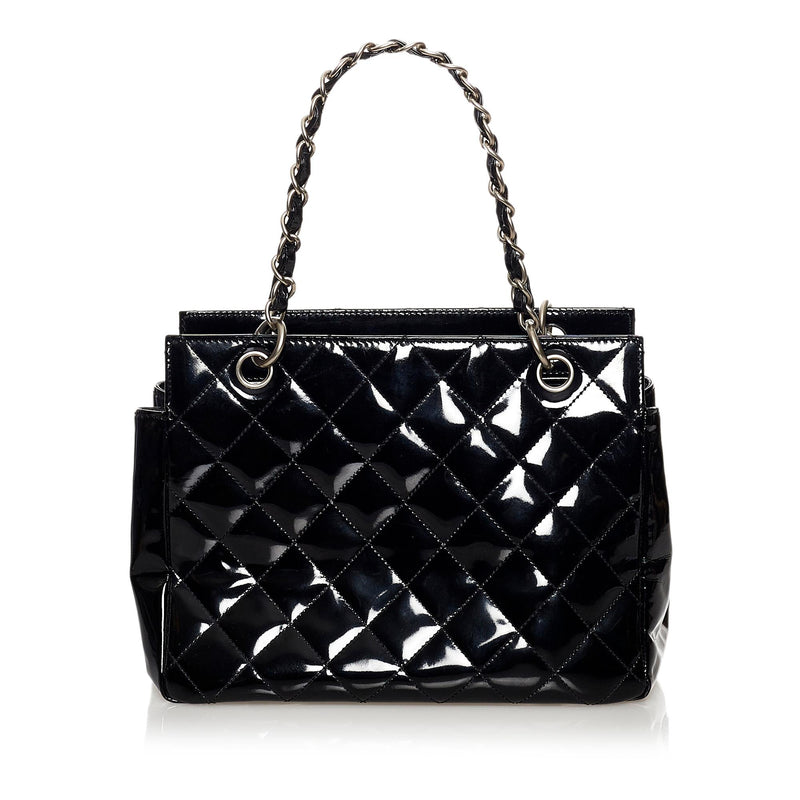 Chanel CC Matelasse Patent Leather Handbag (SHG-31017) – LuxeDH