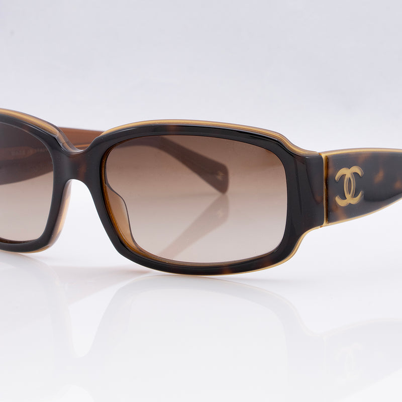 Chanel Quilted CC Rectangular Sunglasses (SHF-QIPGoQ) – LuxeDH