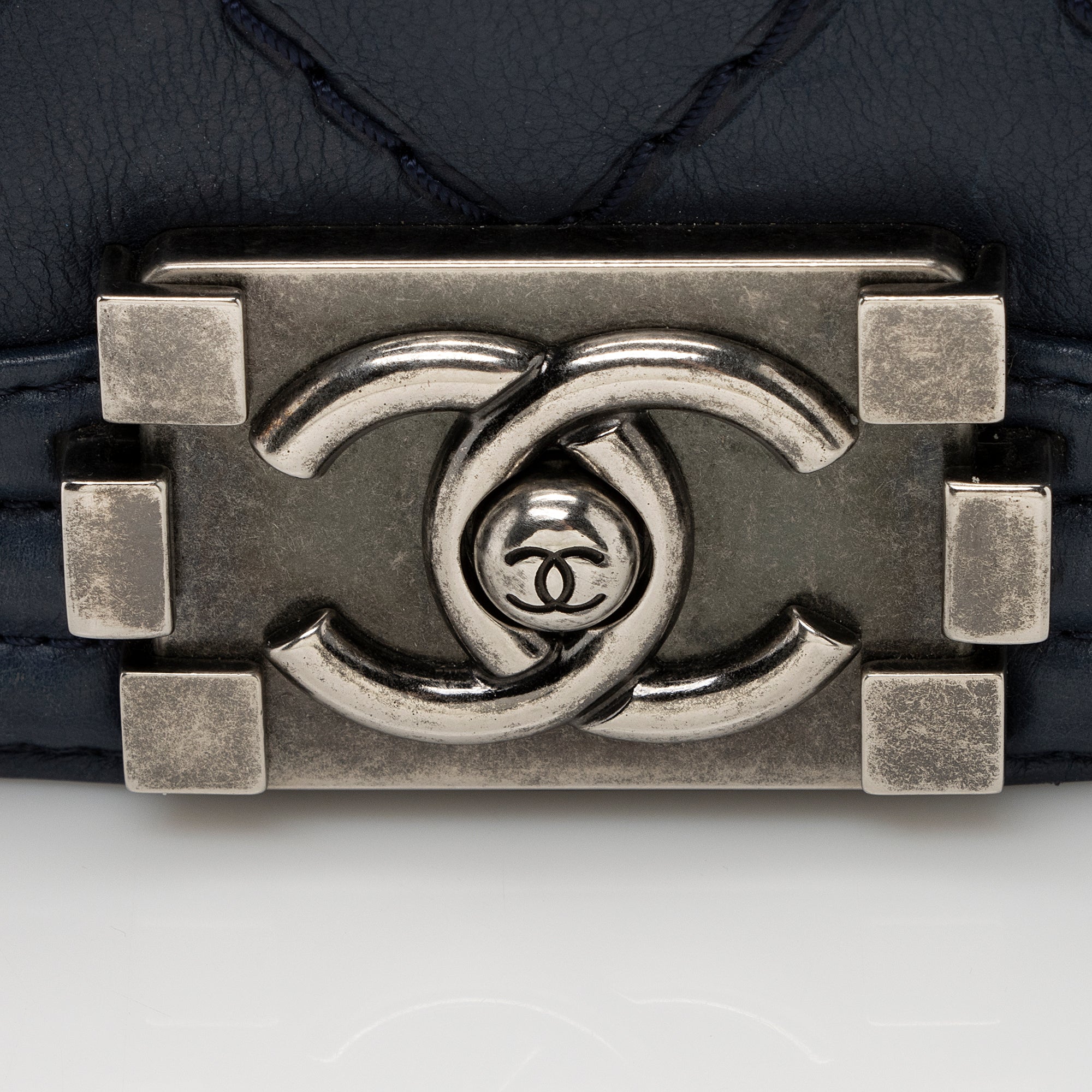 Chanel Calfskin Double Stitch Large Boy Bag (SHF-22183)