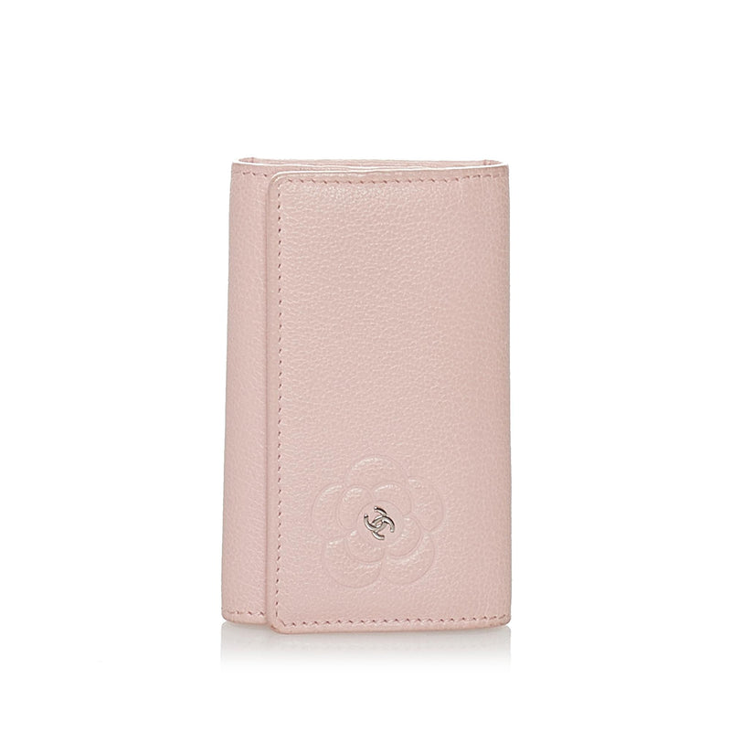Chanel Camellia Leather Key Holder (SHG-27997) – LuxeDH