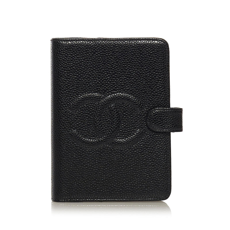 Chanel CC Caviar Leather Pouch (SHG-22431) – LuxeDH